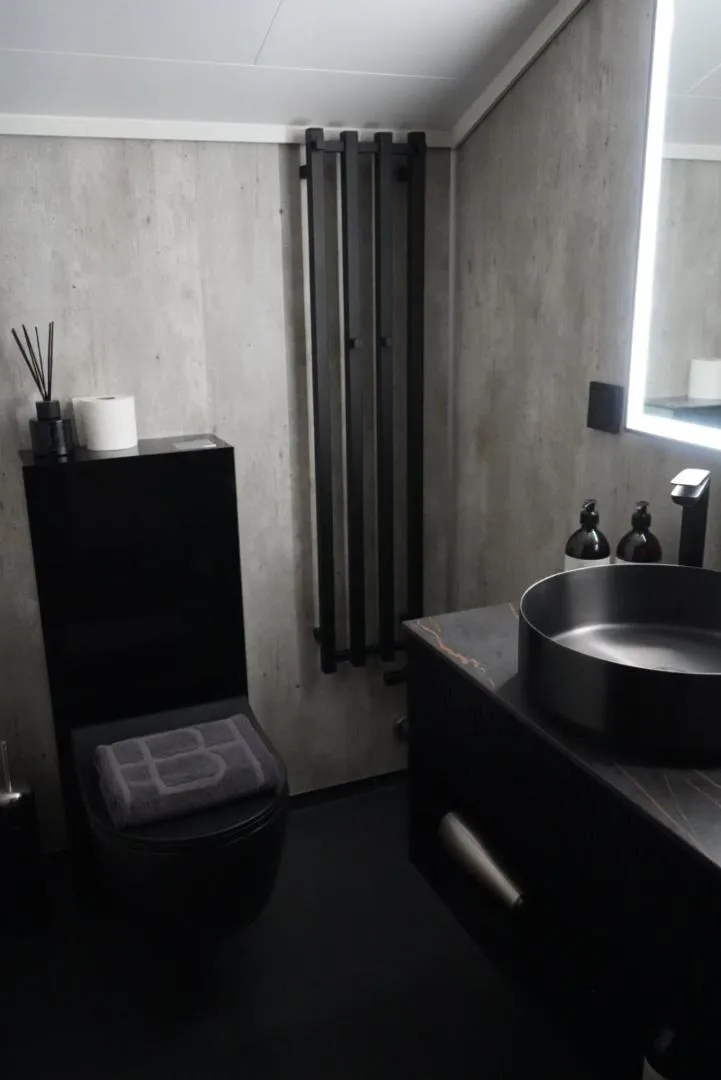 Bathroom in Basecamp Hotel