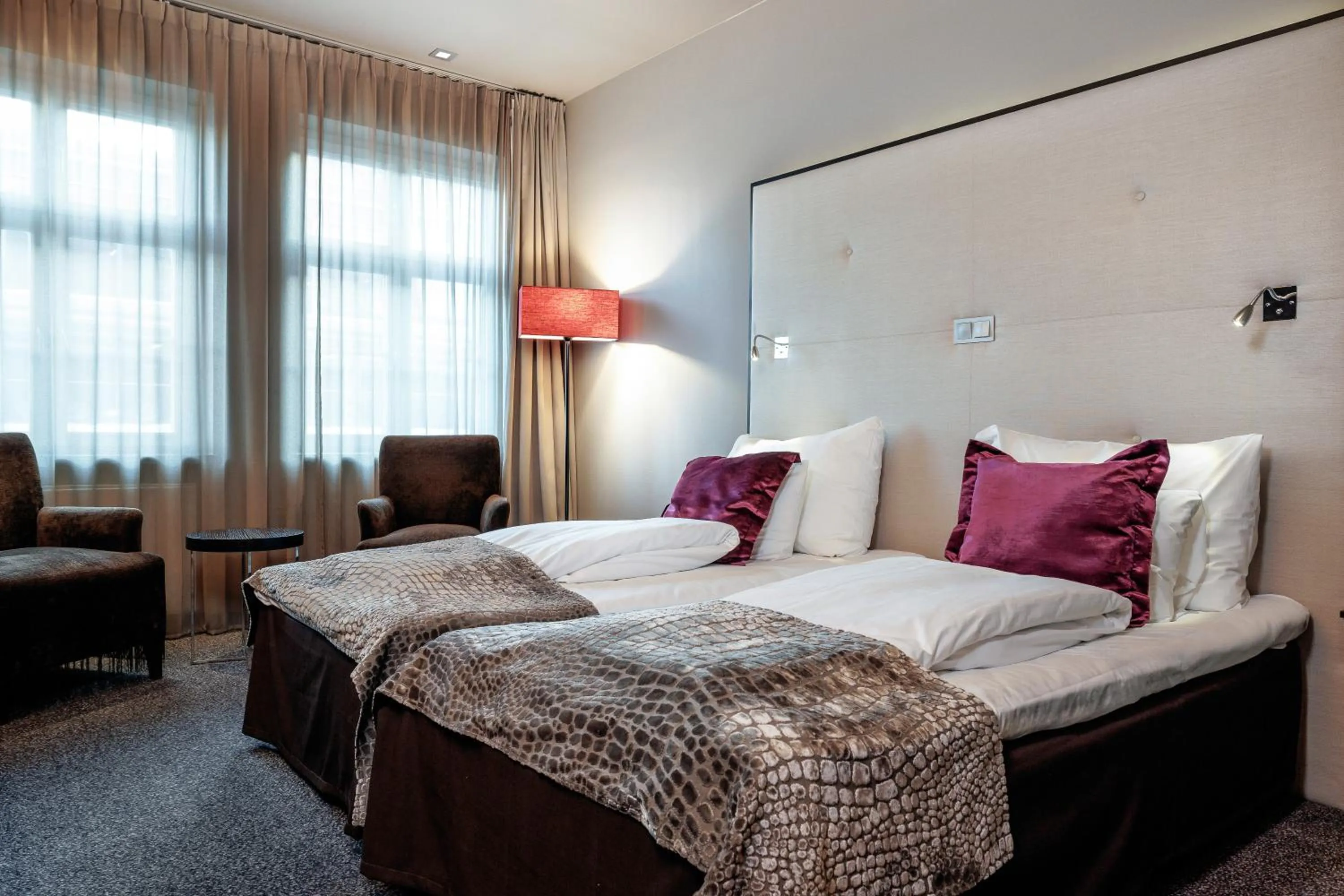 Bed in Home Hotel Folketeateret