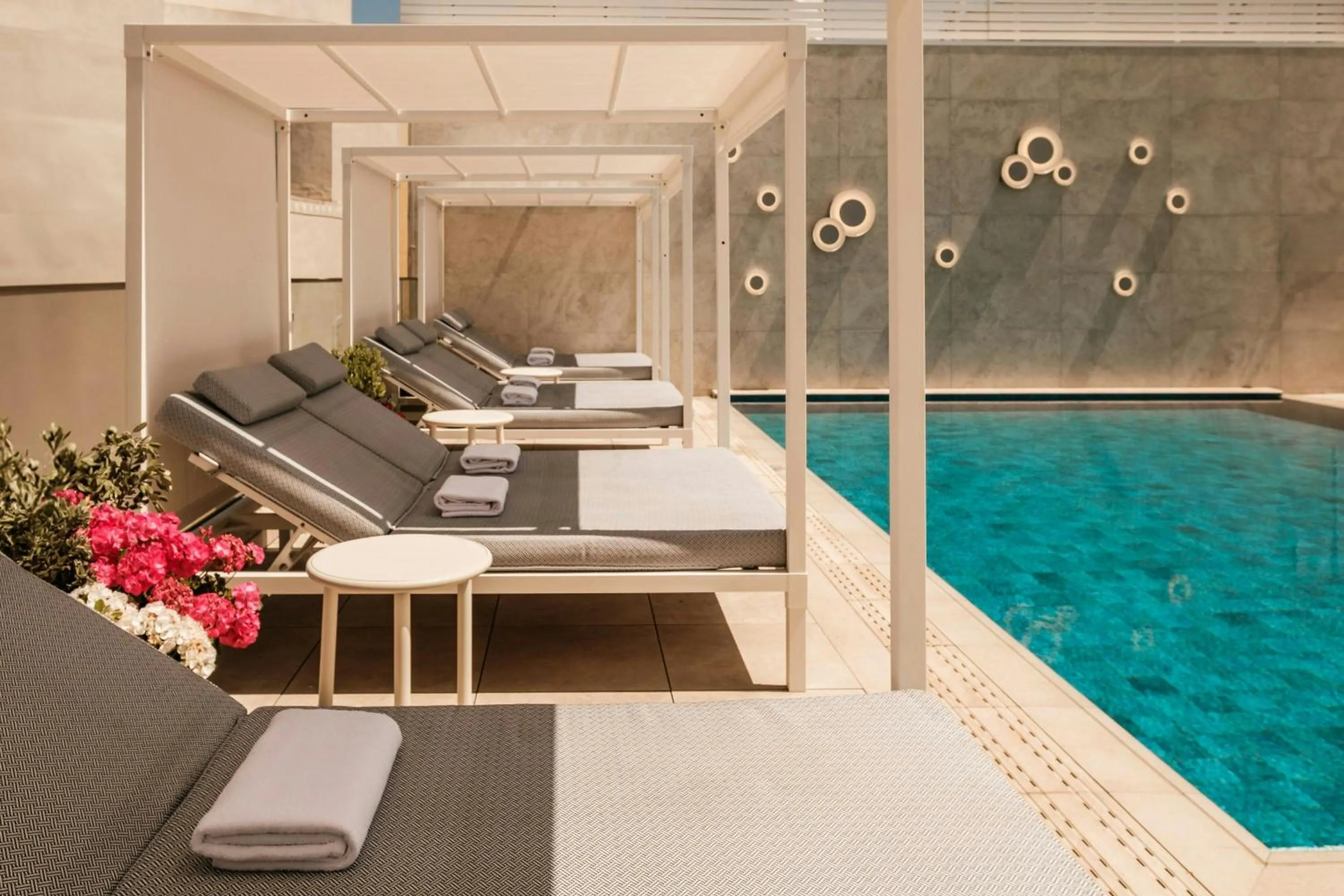 Swimming pool in Courtyard by Marriott Sliema