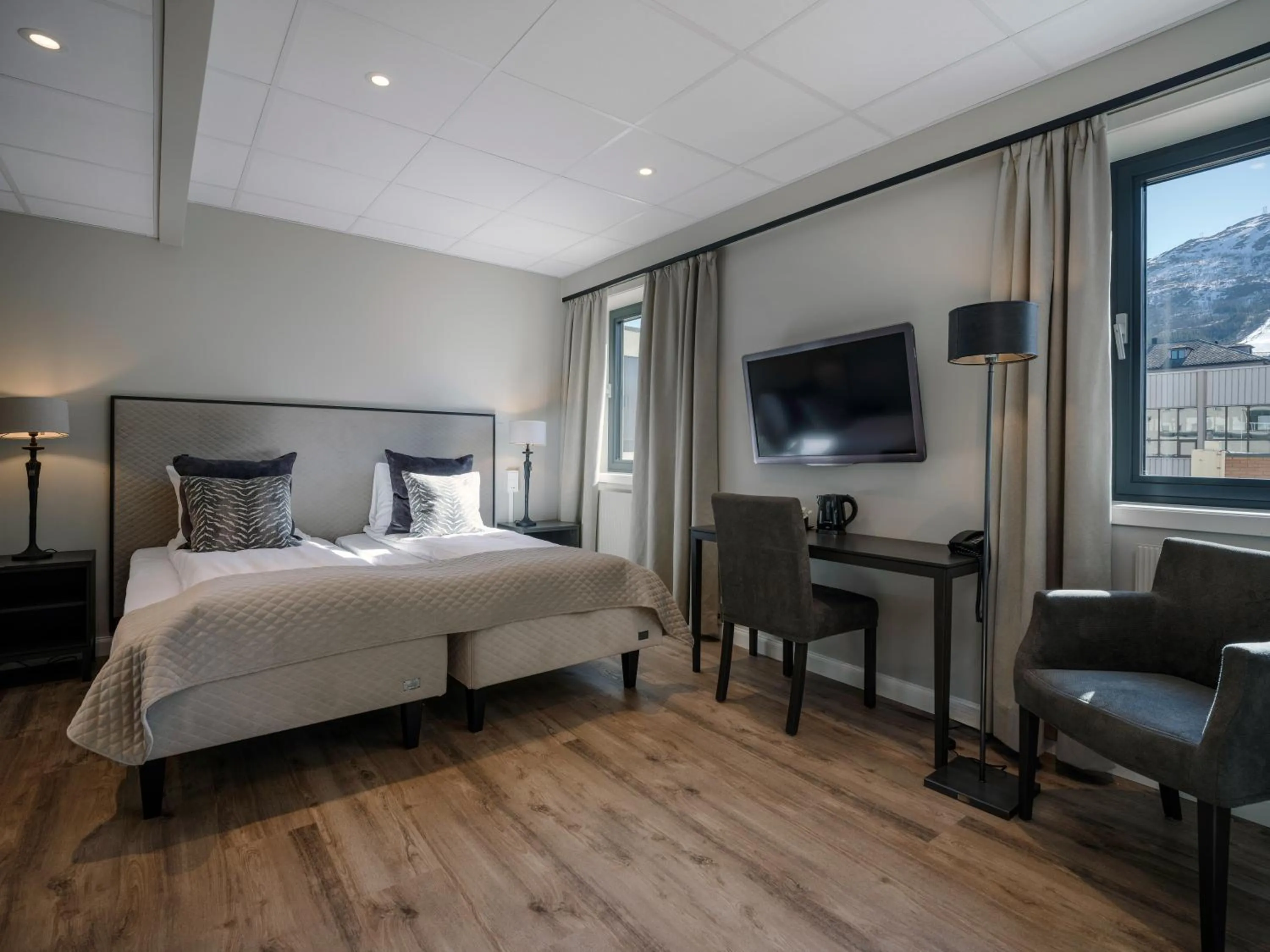 Bedroom, Bed in Quality Hotel Grand Royal