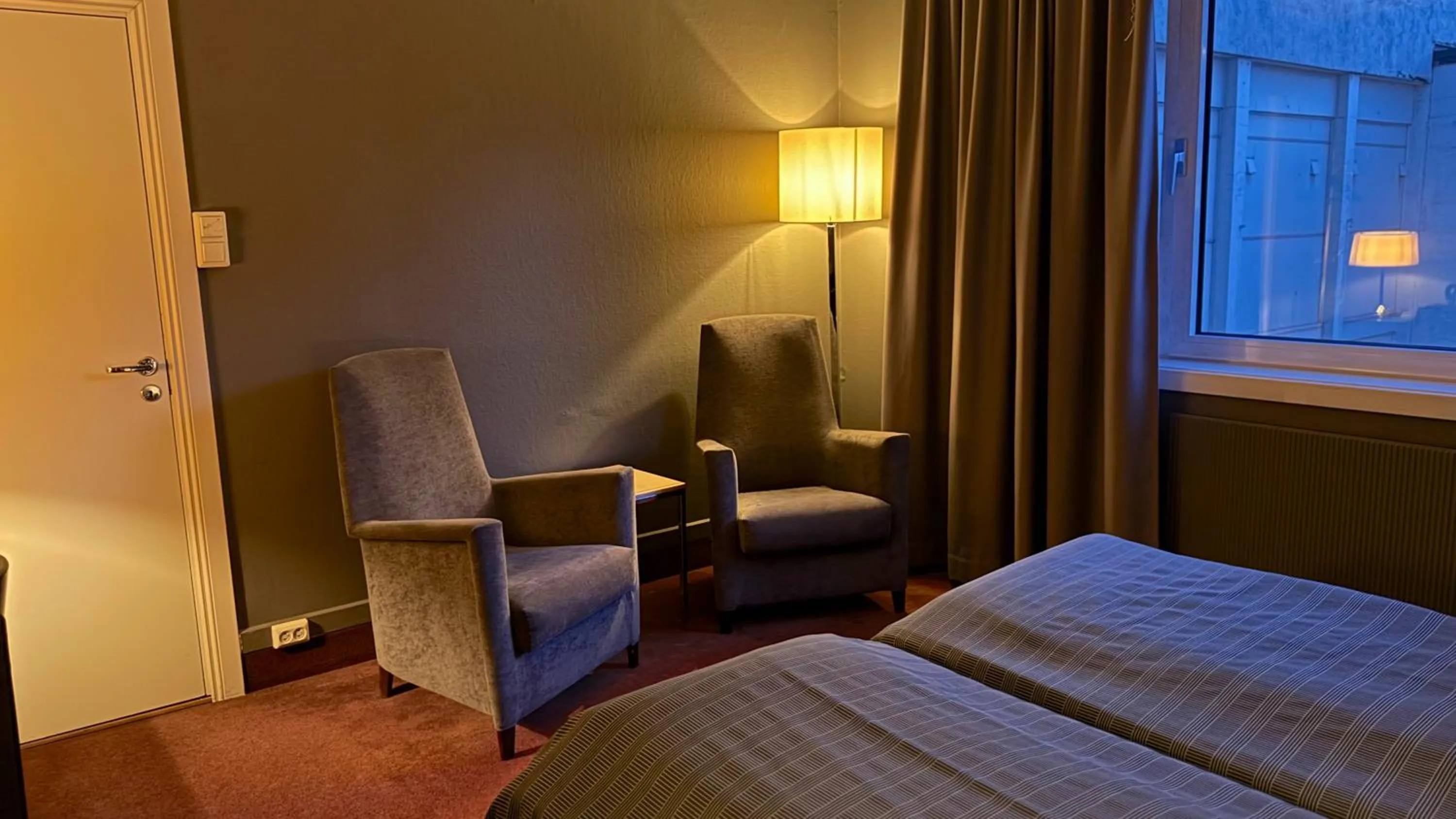 Bedroom, Bed in Quality Hotel Grand Royal