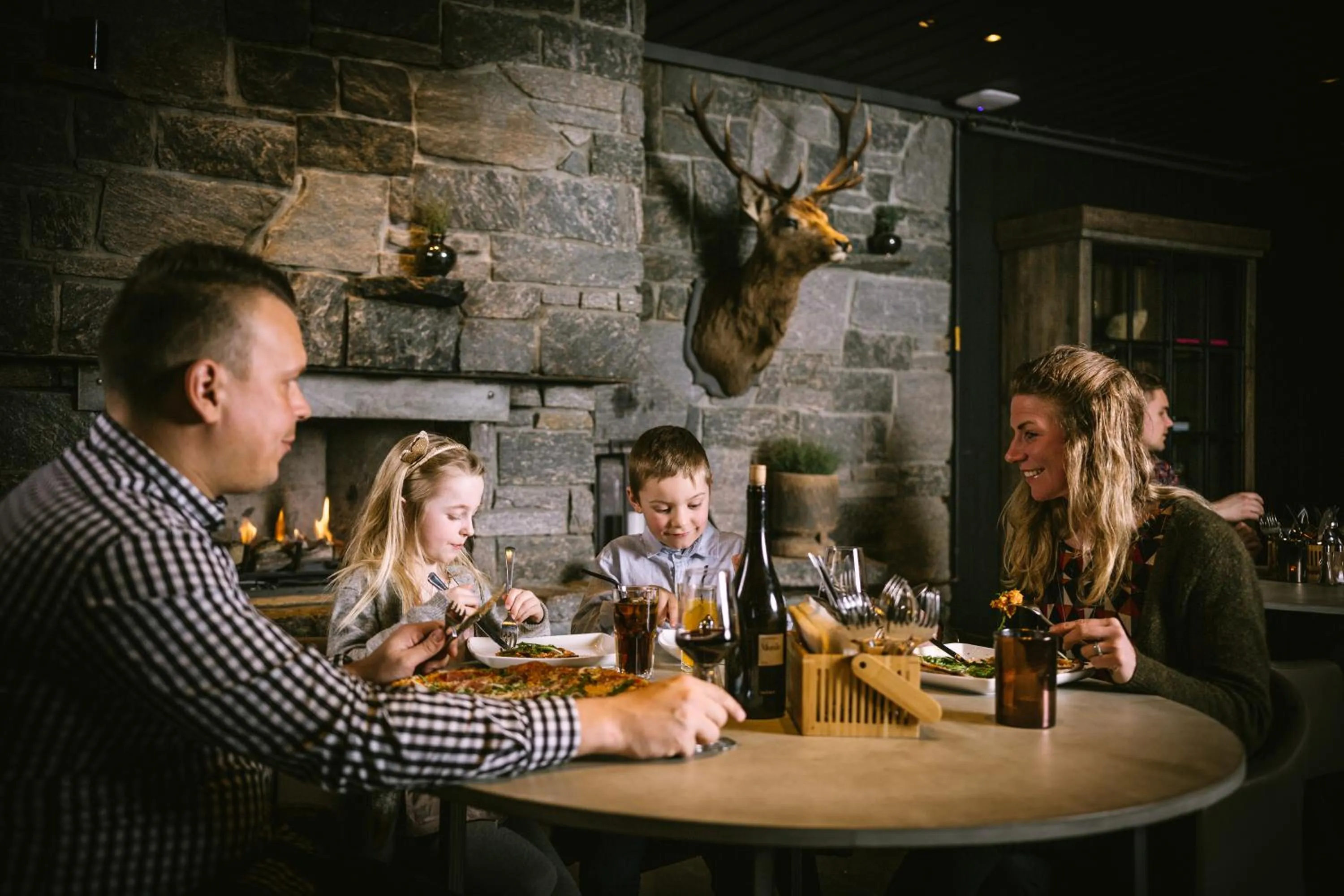 Restaurant/places to eat in Highland Lodge