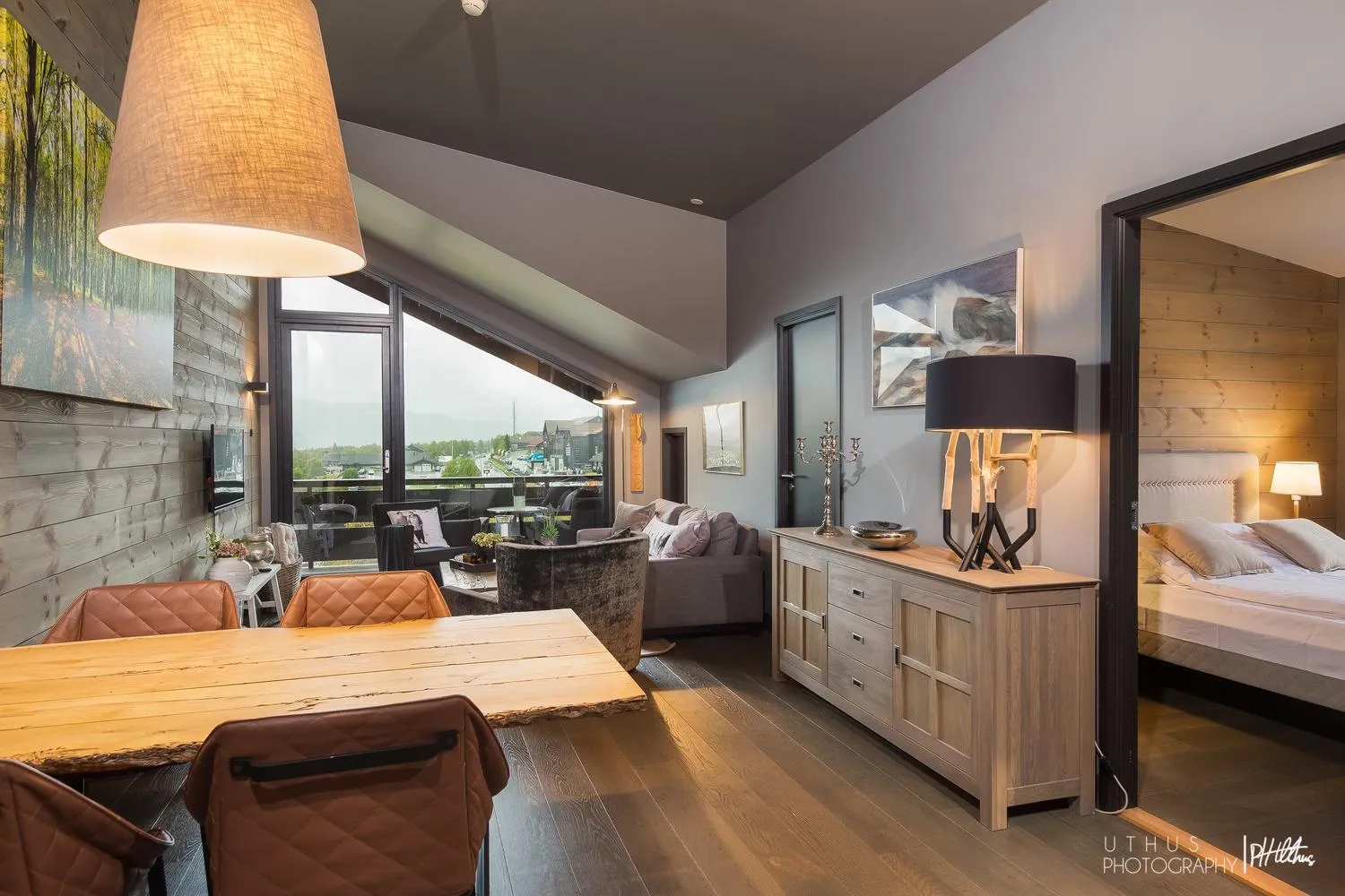 Living room, Bed in Highland Lodge