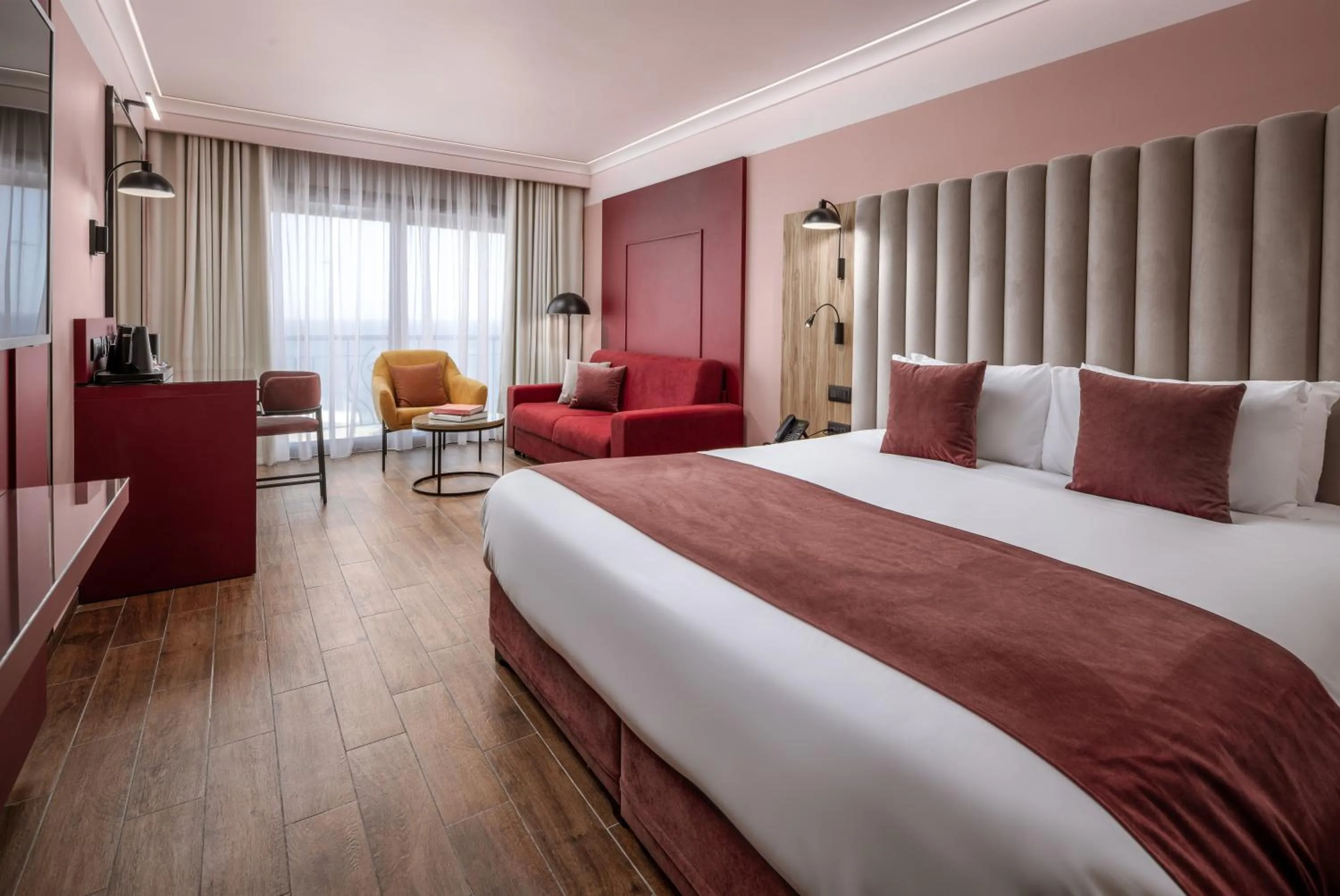 Property building, Bed in Vivaldi Hotel