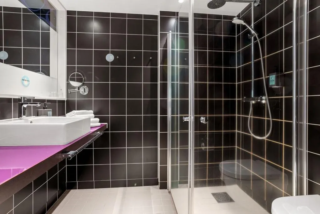 Bathroom in Comfort Hotel Union Brygge