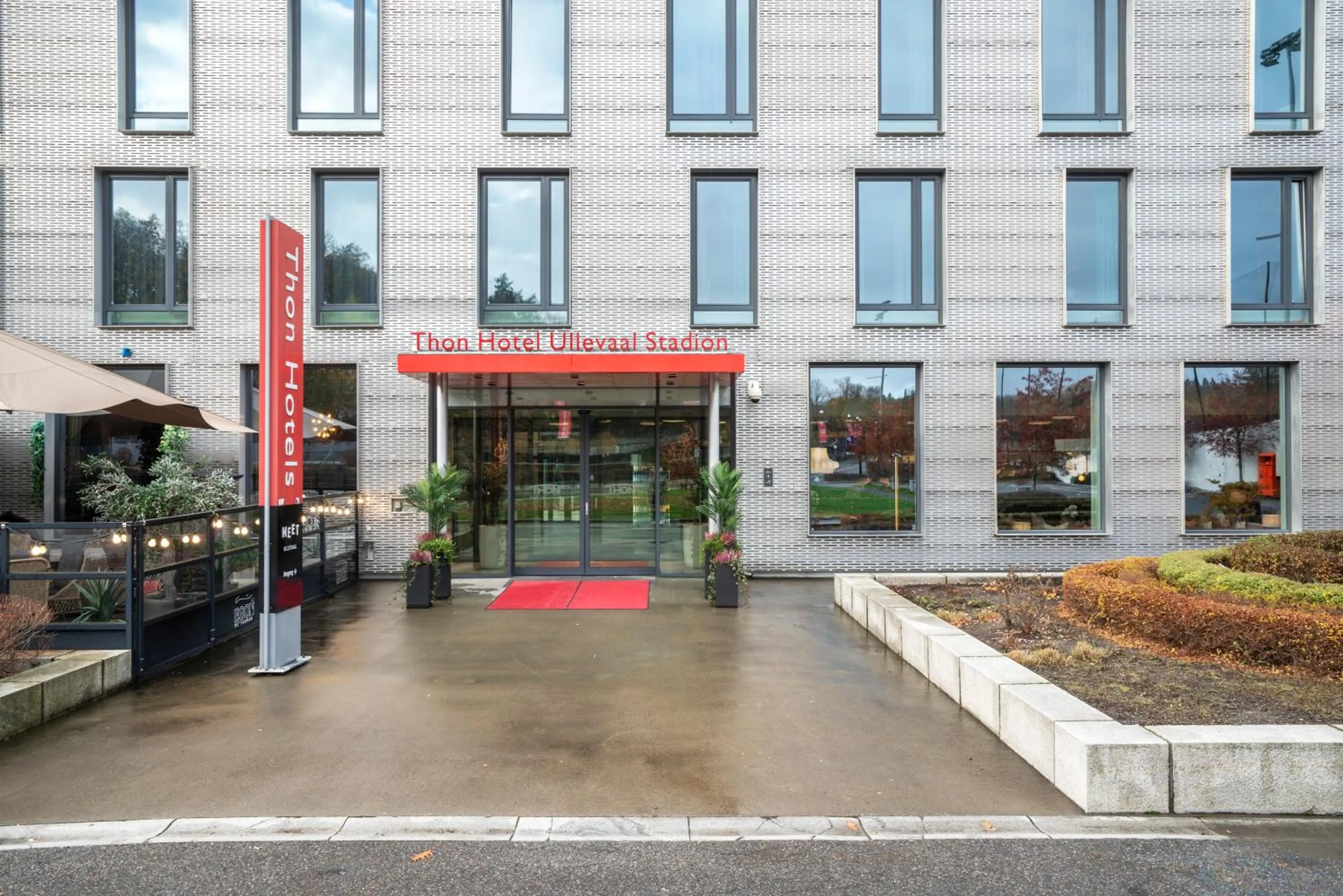 Facade/entrance in Thon Partner Hotel Ullevaal Stadion