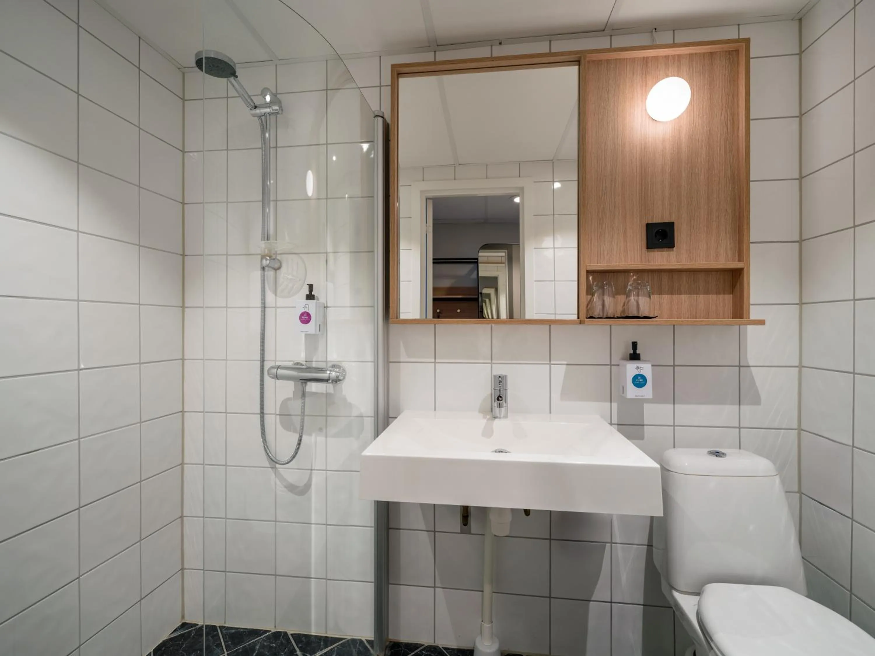 Shower in Quality Hotel Strand Gjøvik