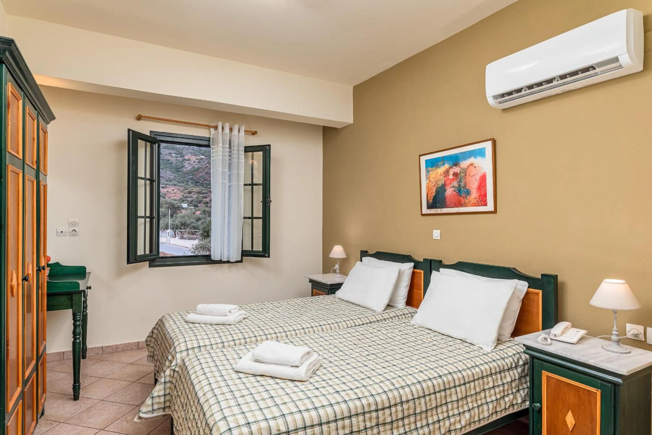 Bedroom, Bed in Hotel Ledra