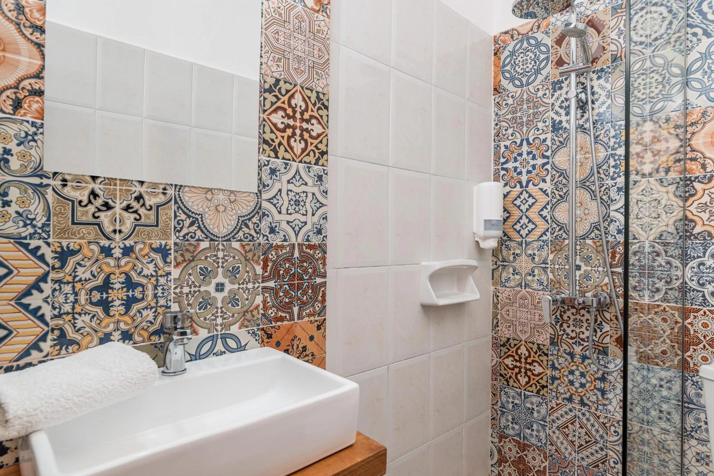 Bathroom in Hotel Ledra