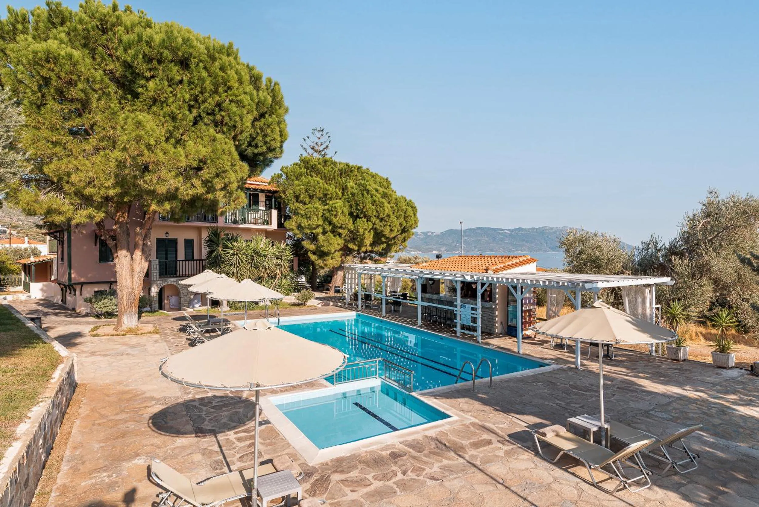 Swimming pool in Hotel Ledra