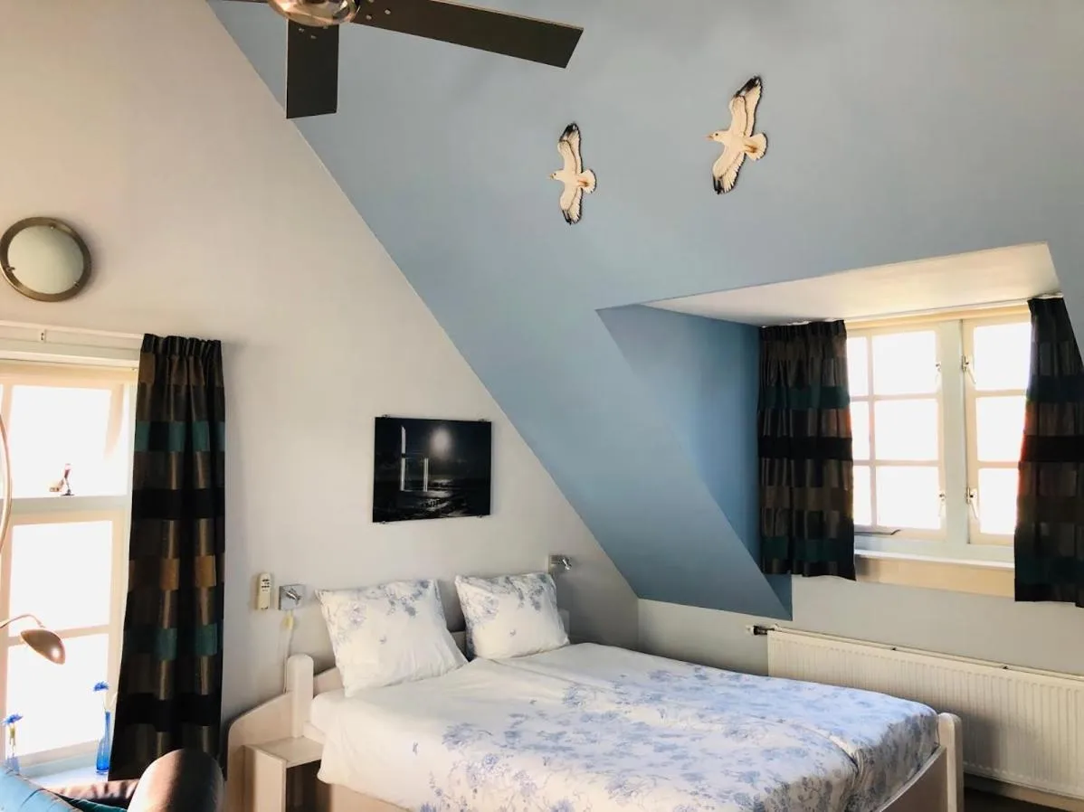 Bed in Gastenverblijf Neeltje