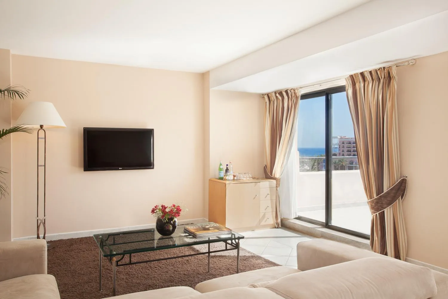 TV and multimedia in Marina Hotel Corinthia Beach Resort Malta