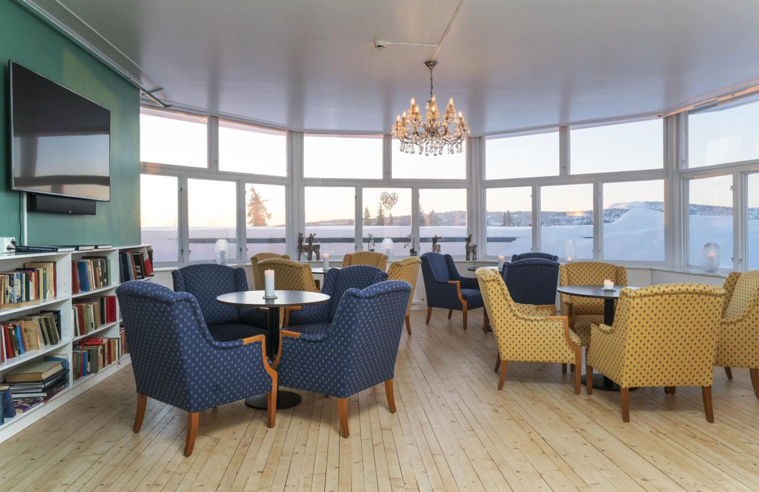 Communal lounge/ TV room in Thon Hotel Skeikampen