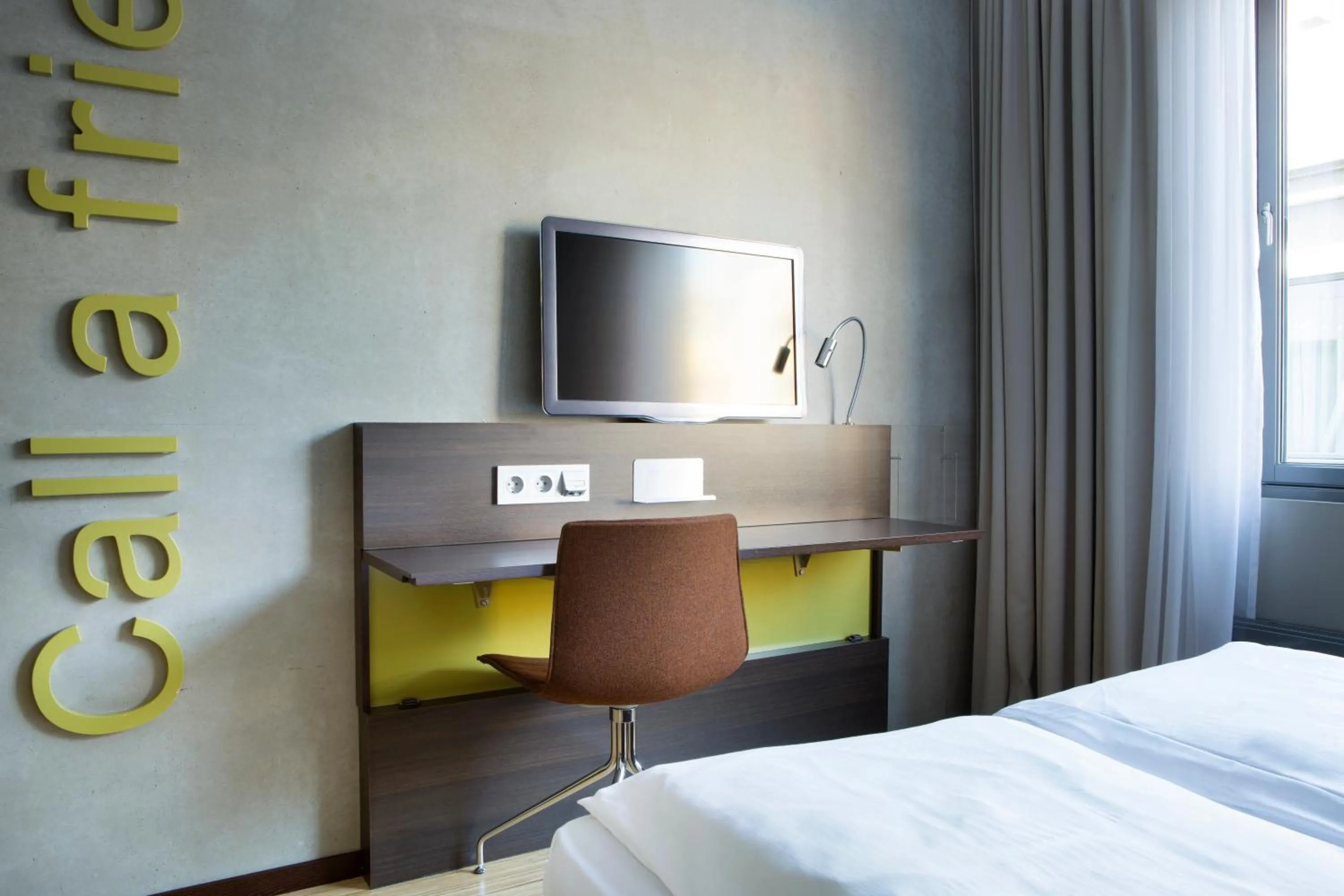 Shower, Bed in Comfort Hotel Kristiansand