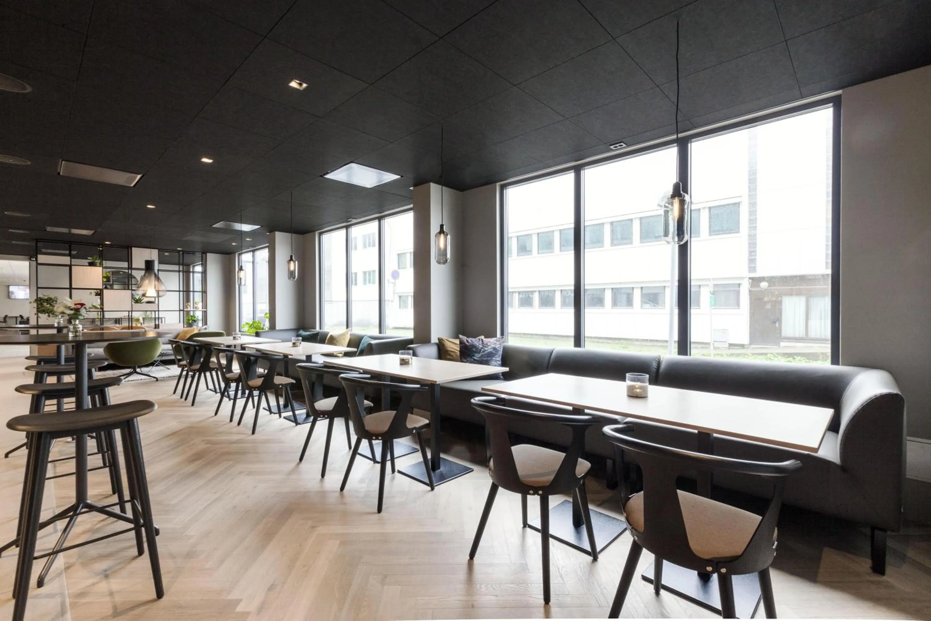 Lounge or bar in Scandic Victoria Florø