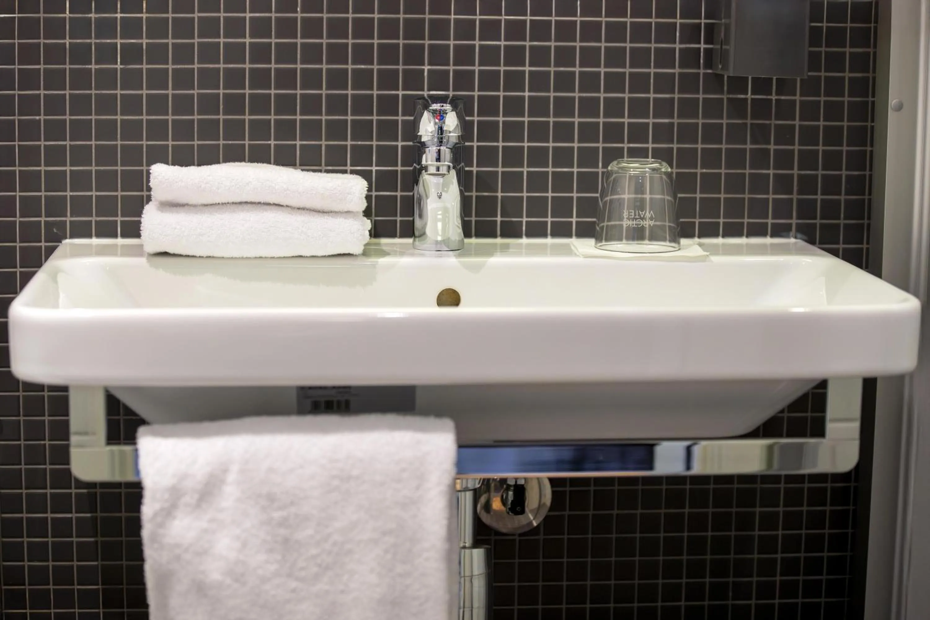 Bathroom in Scandic Victoria Florø