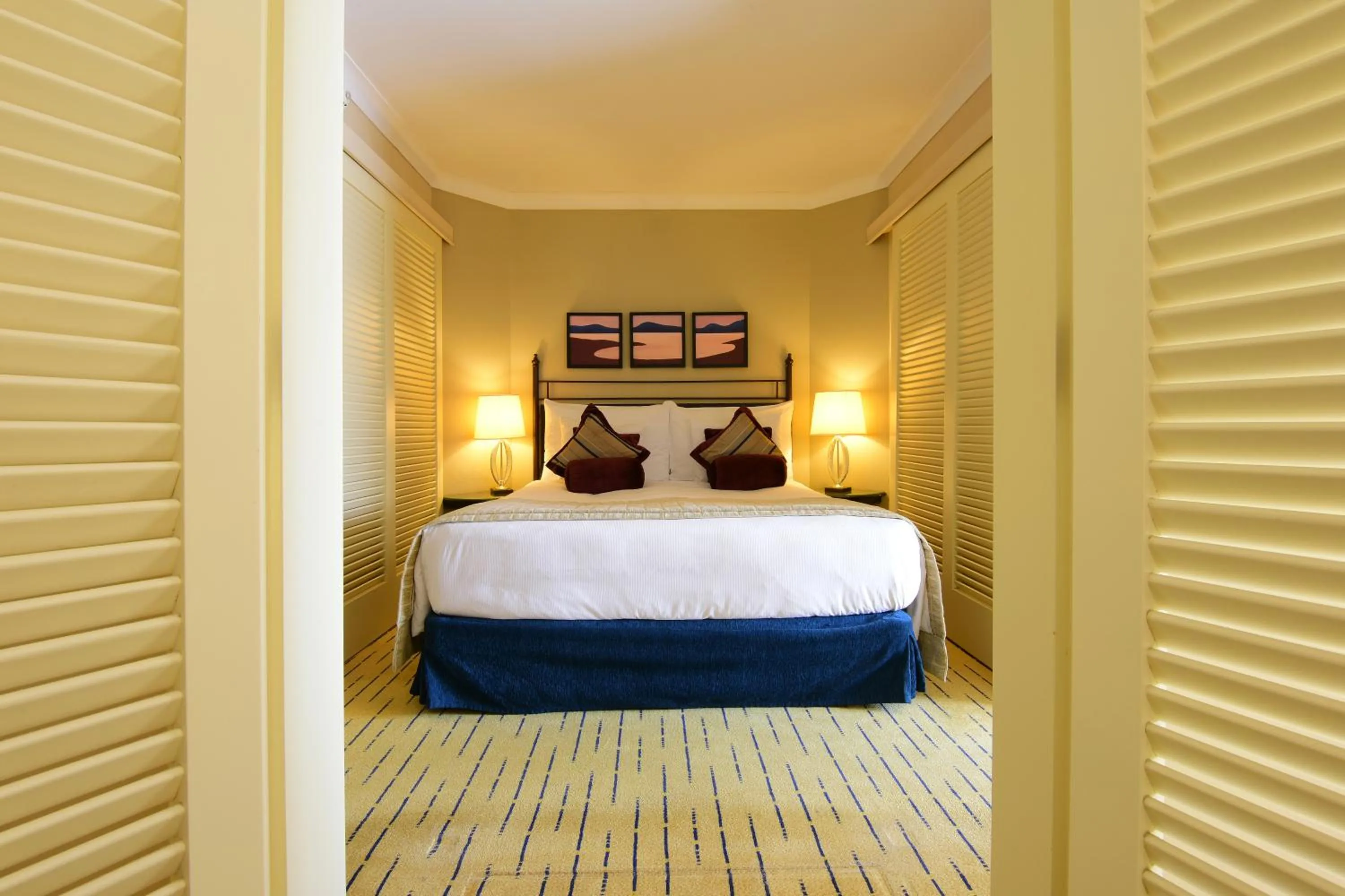 Bedroom, Bed in Corinthia St George's Bay