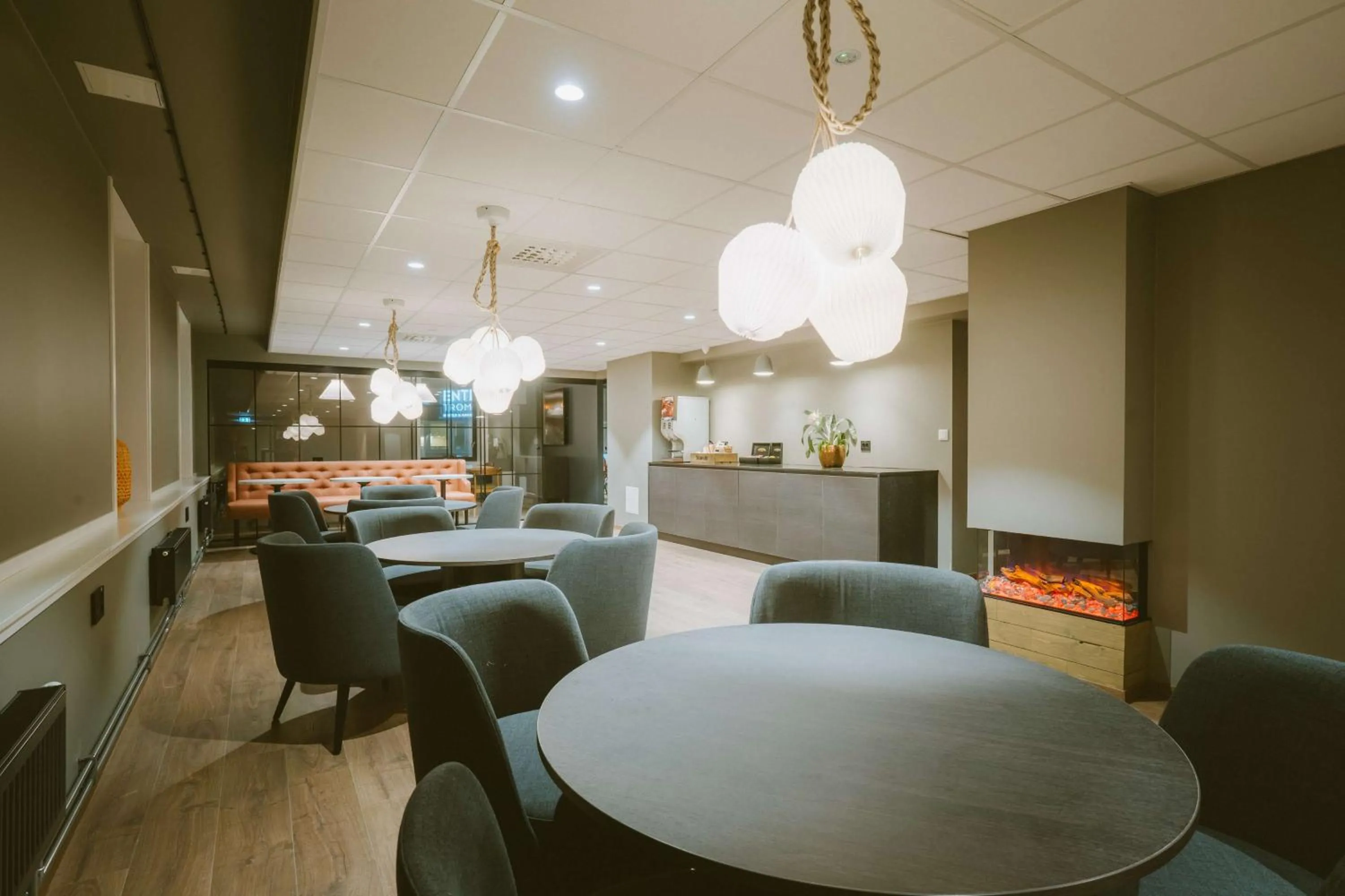 Lounge or bar in Scandic Grand Tromsø