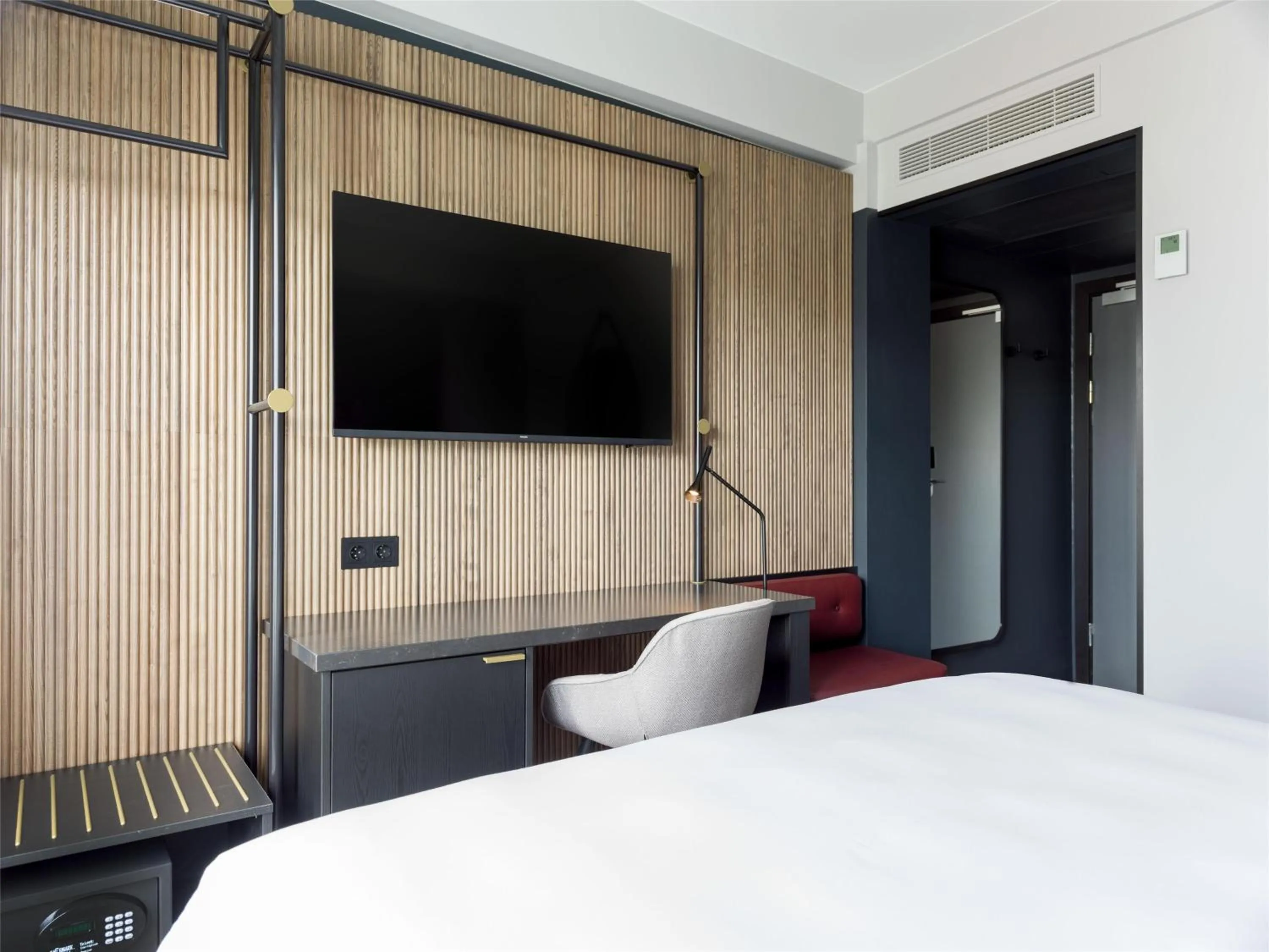 TV and multimedia, Bed in Radisson RED Oslo City Centre, A Verified Net Zero Hotel