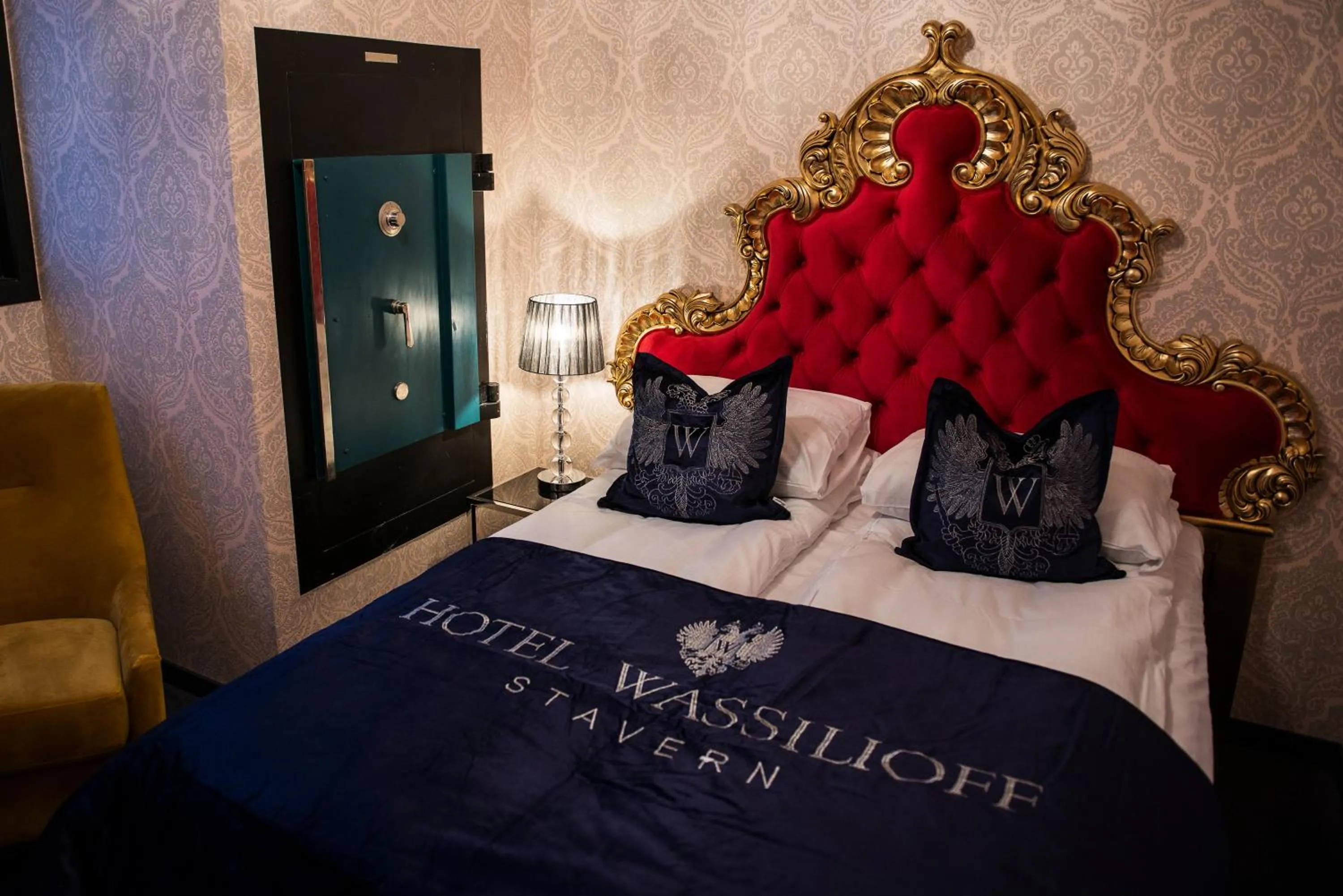 Bedroom, Bed in Hotel Wassilioff - Unike Hoteller