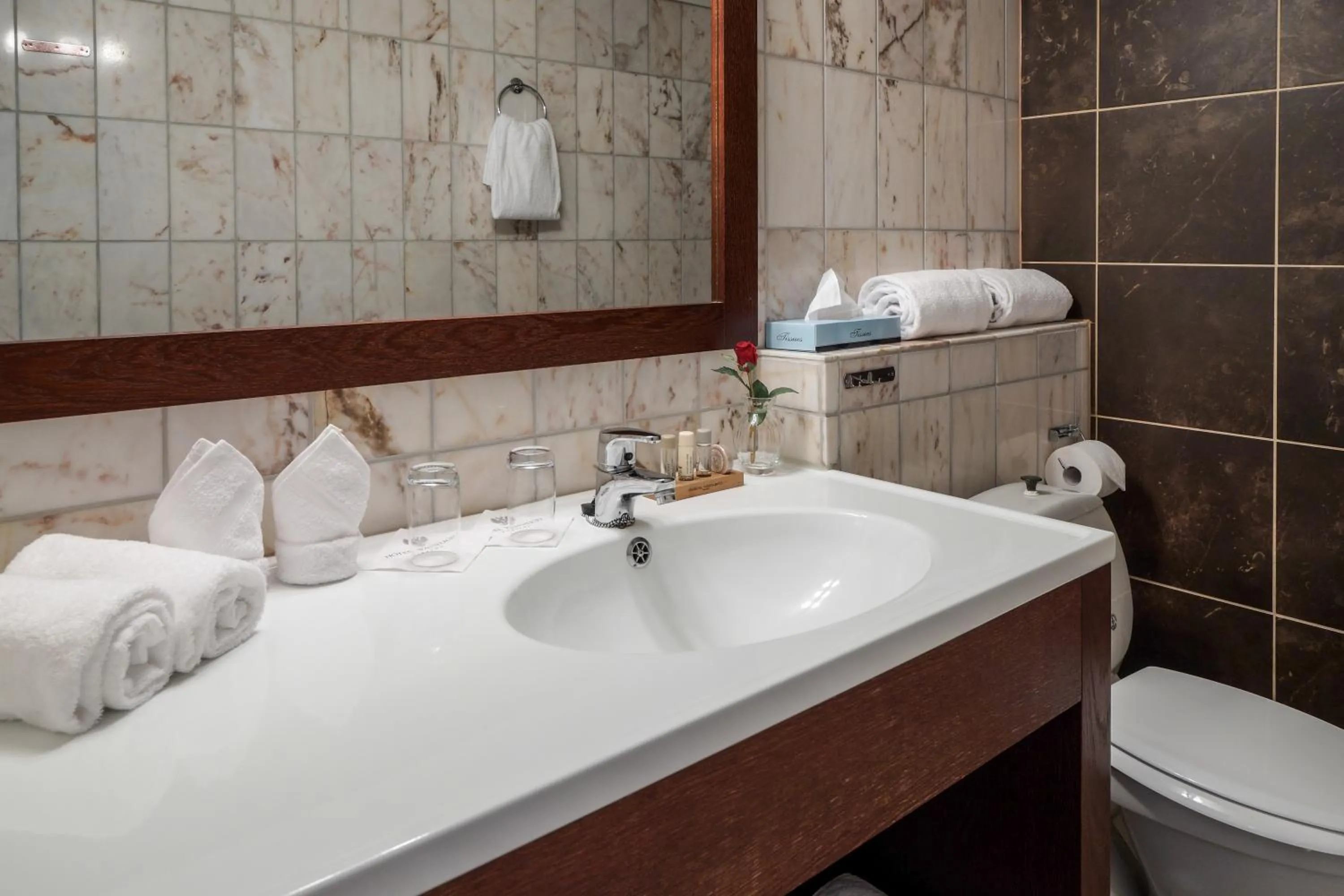 Bathroom in Hotel Wassilioff - Unike Hoteller