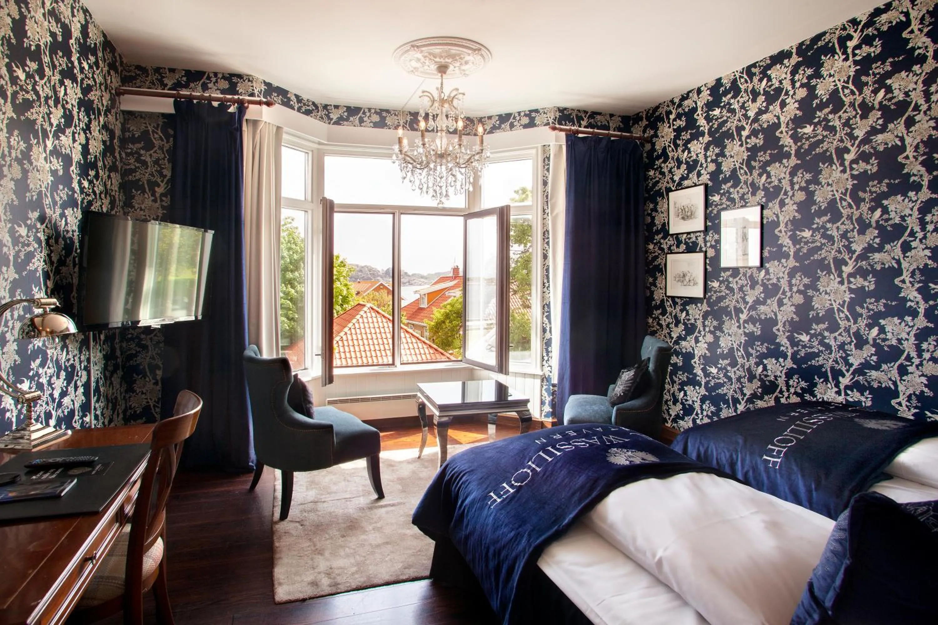 Seating area, Bed in Hotel Wassilioff - Unike Hoteller