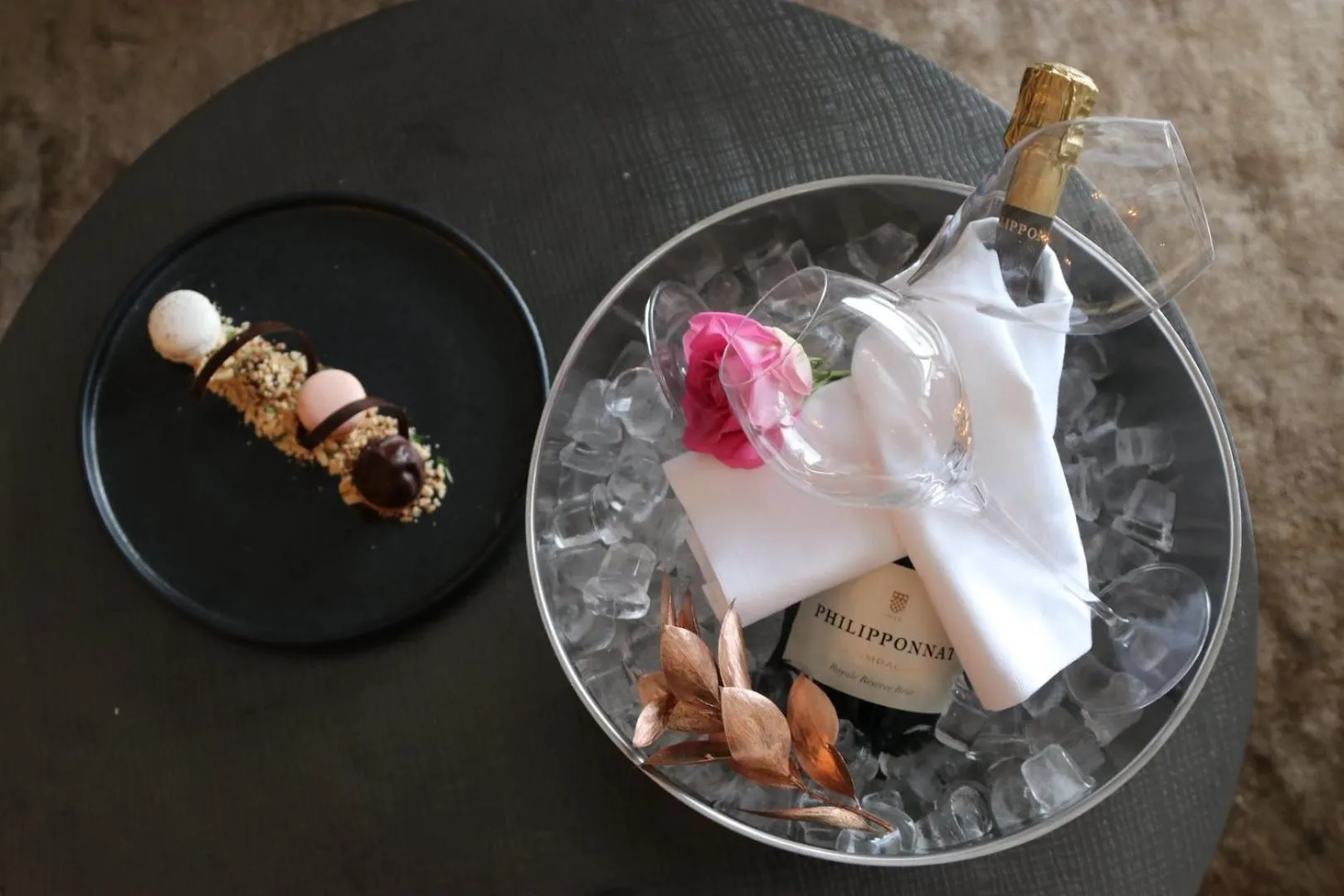 Drinks in Hotel Refsnes Gods - by Classic Norway Hotels