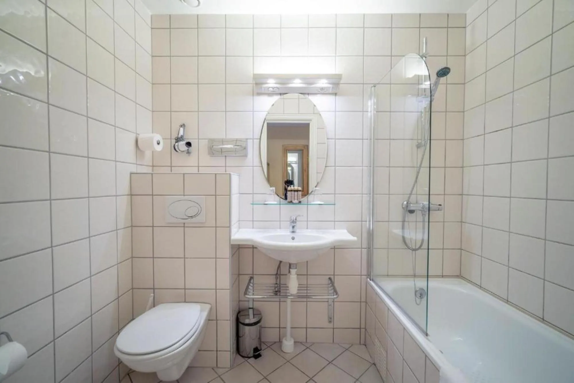 Bathroom in Hotel Refsnes Gods - by Classic Norway Hotels