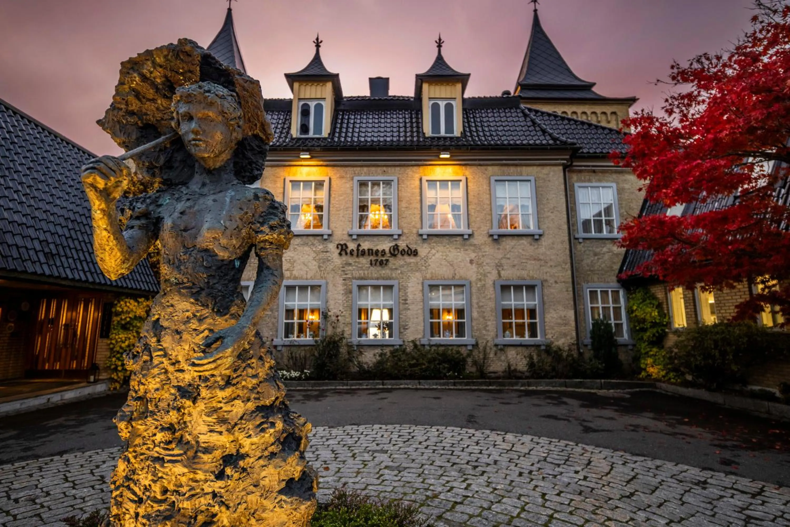 Property building in Hotel Refsnes Gods - by Classic Norway Hotels