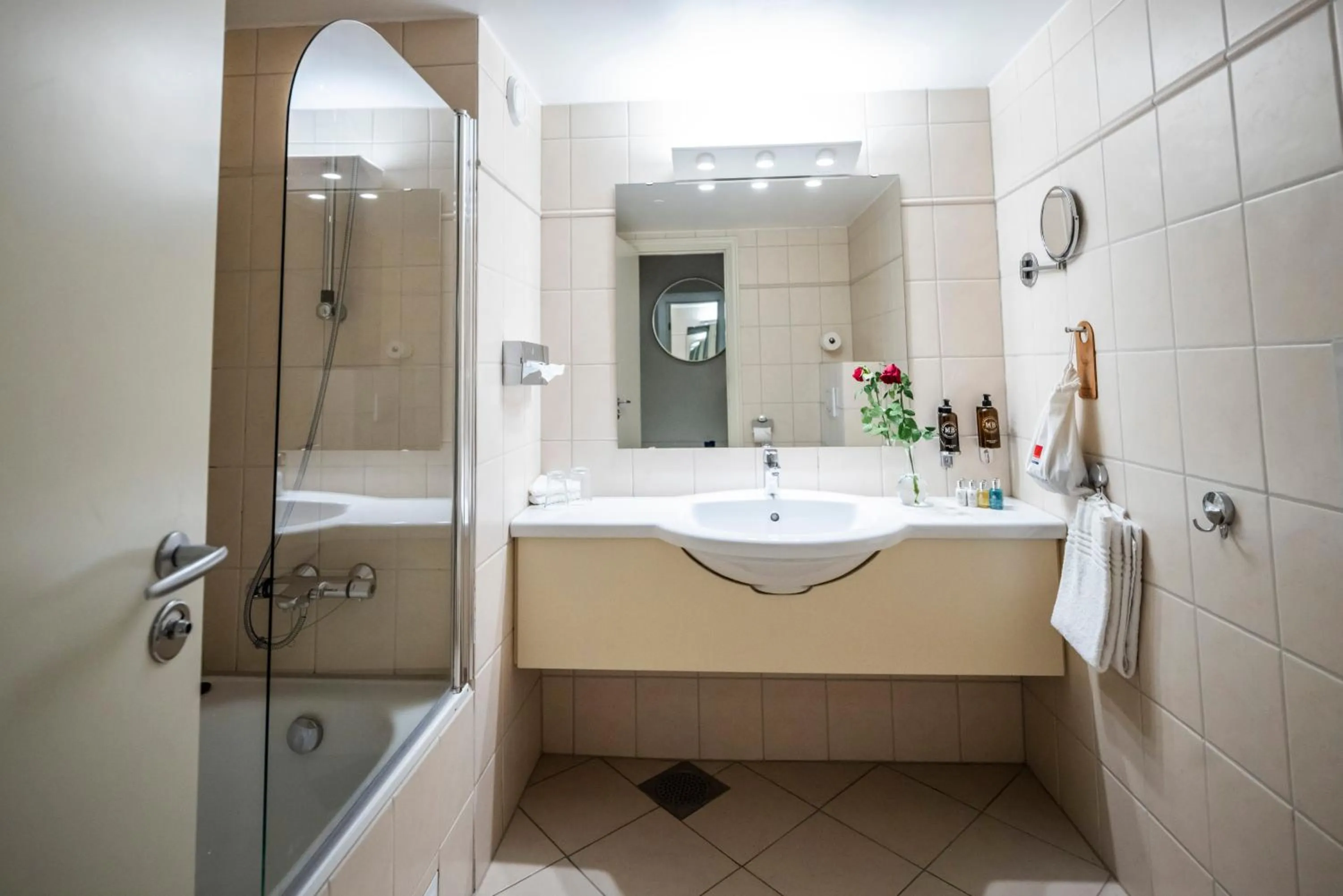 Bathroom in Hotel Refsnes Gods - by Classic Norway Hotels