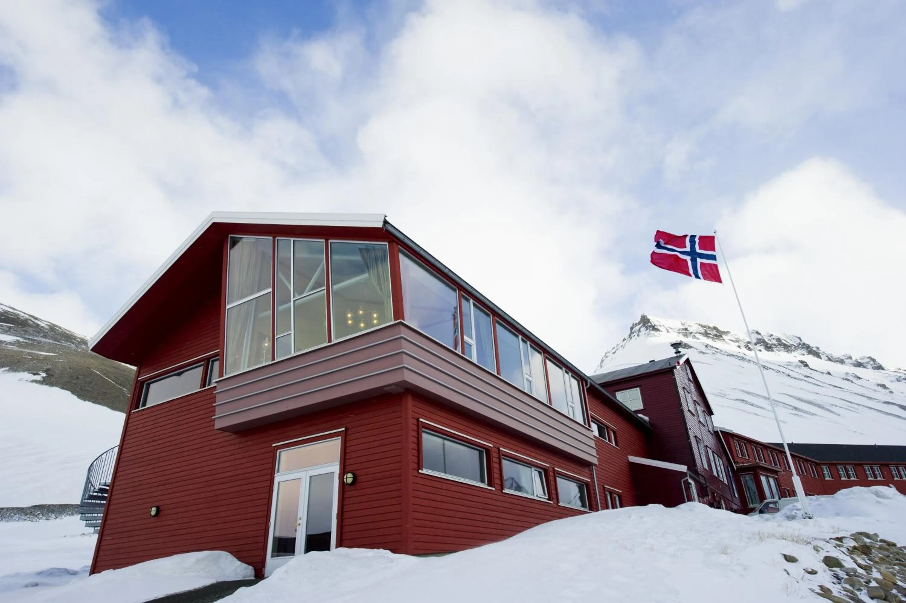Facade/entrance in Funken Lodge