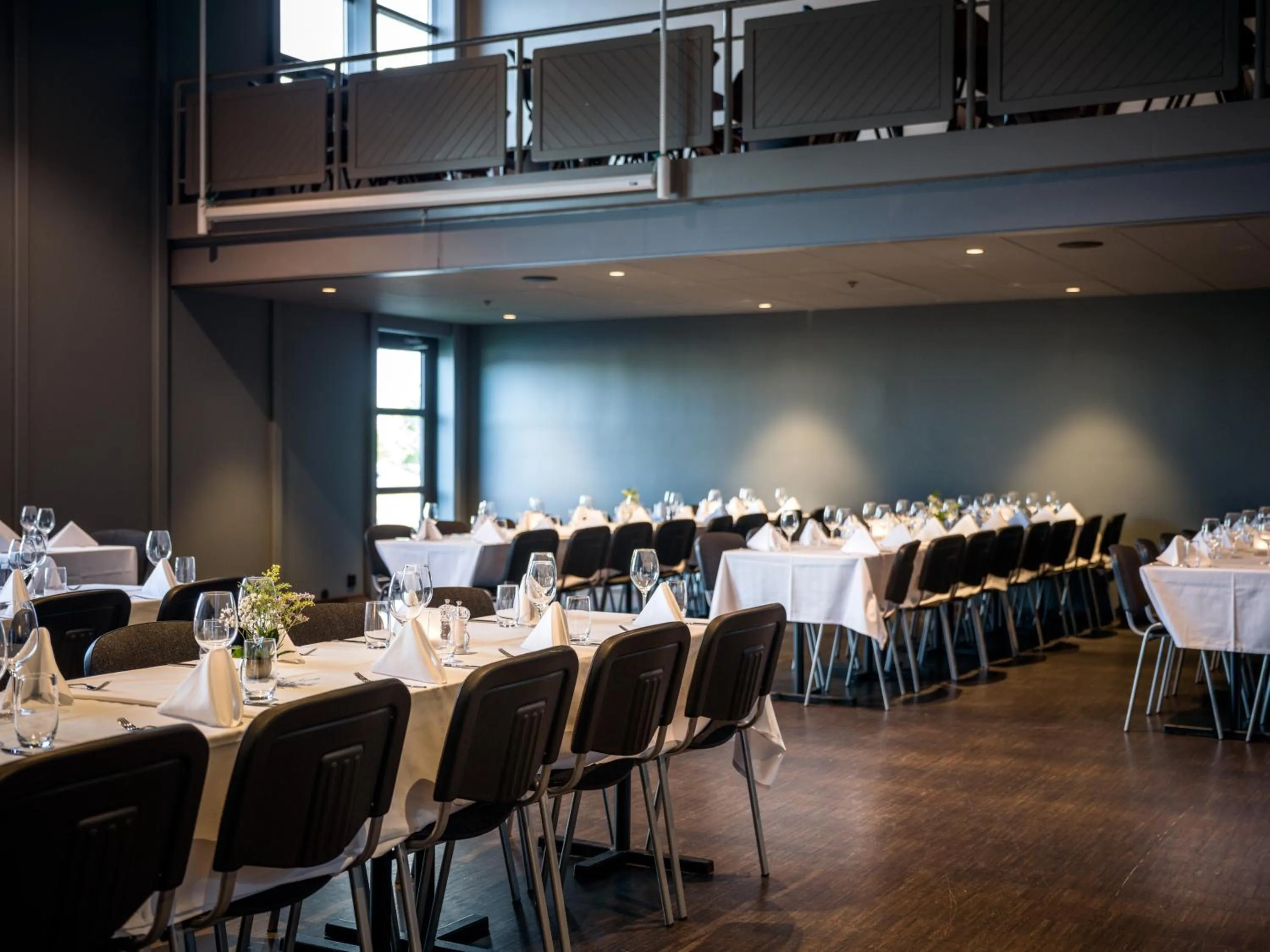 Restaurant/places to eat in Quality Hotel Panorama