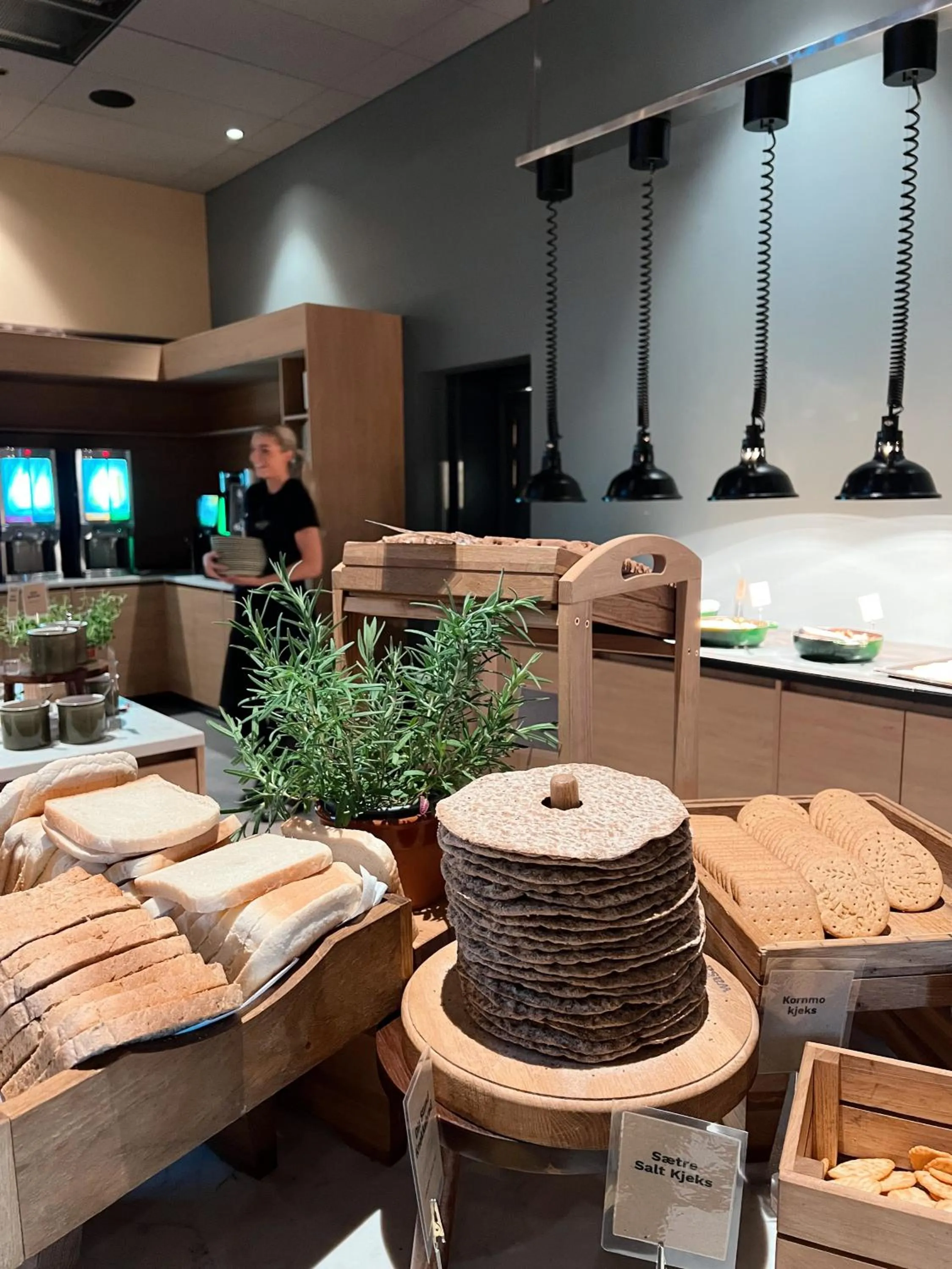 Restaurant/places to eat in Quality Hotel Panorama