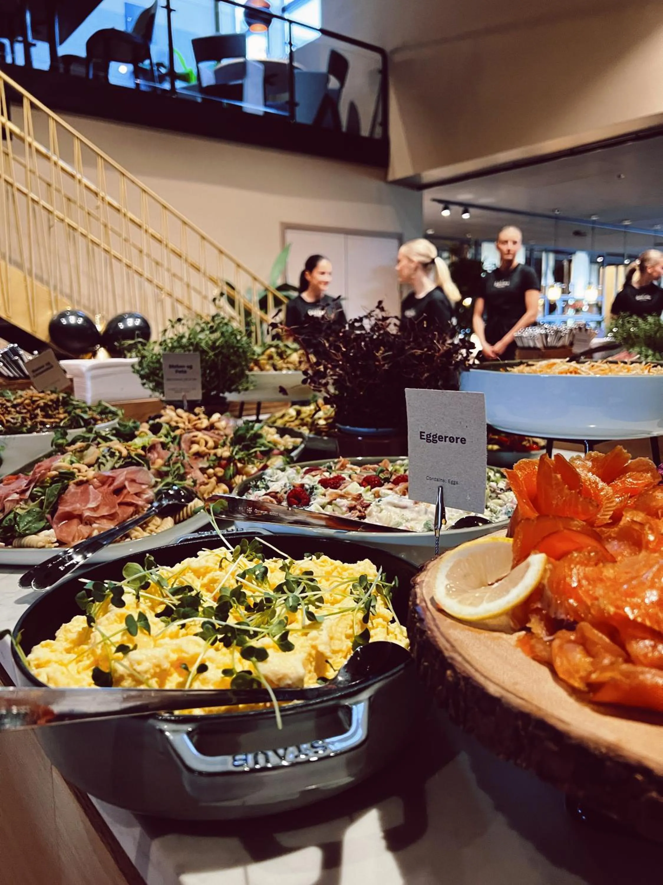 Restaurant/places to eat in Quality Hotel Panorama