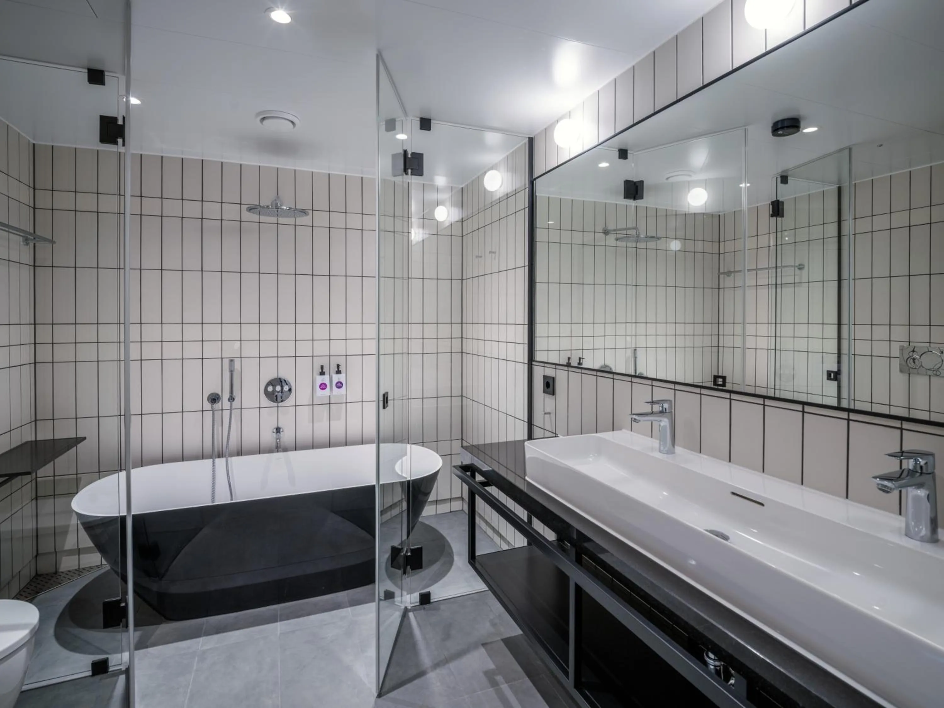 Bathroom in Quality Hotel Panorama