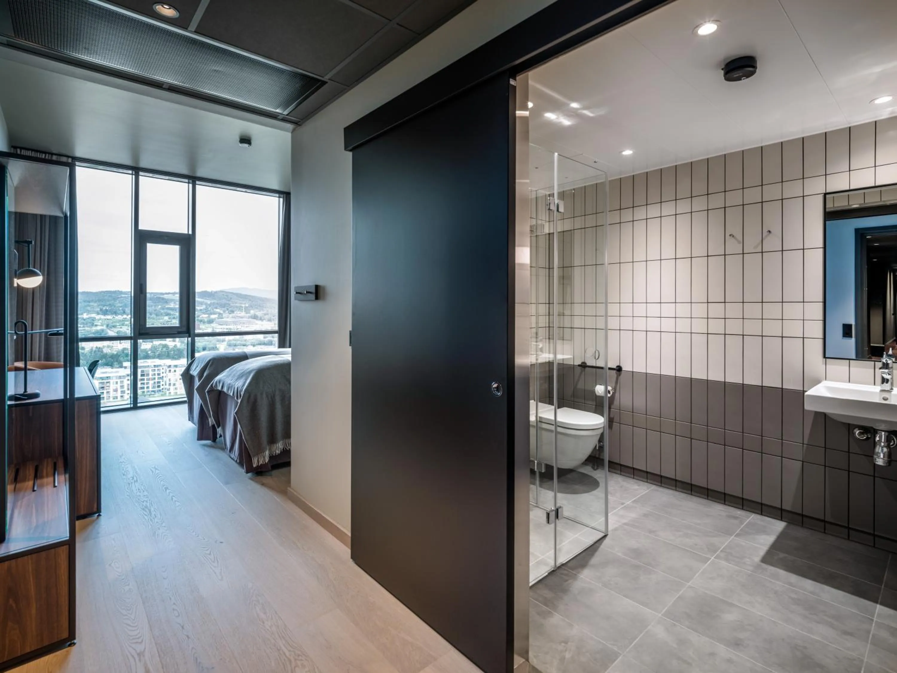 Shower in Quality Hotel Panorama