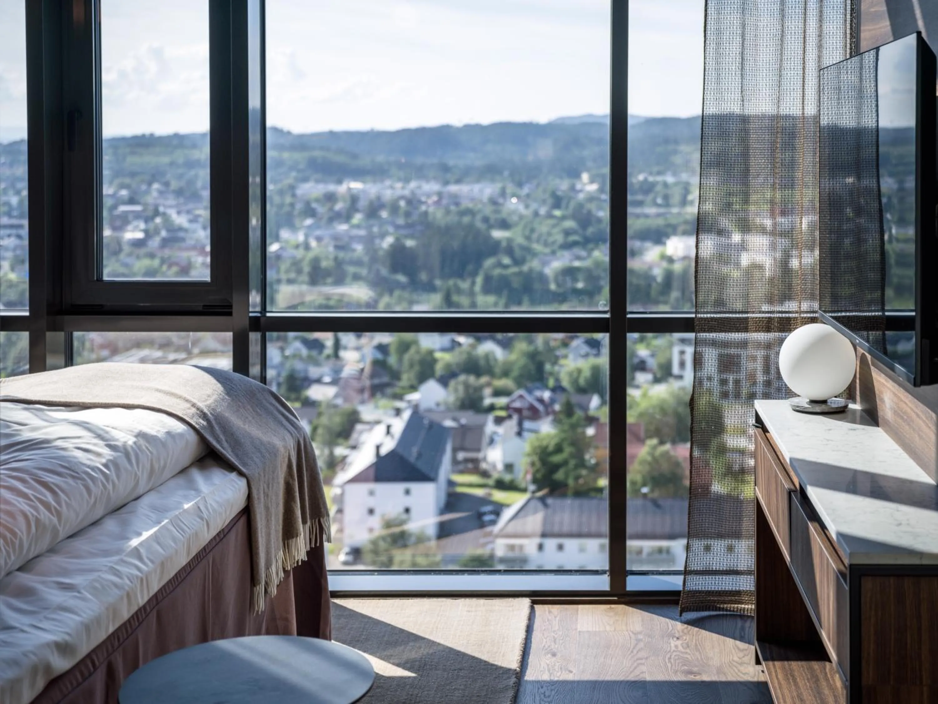 TV and multimedia in Quality Hotel Panorama