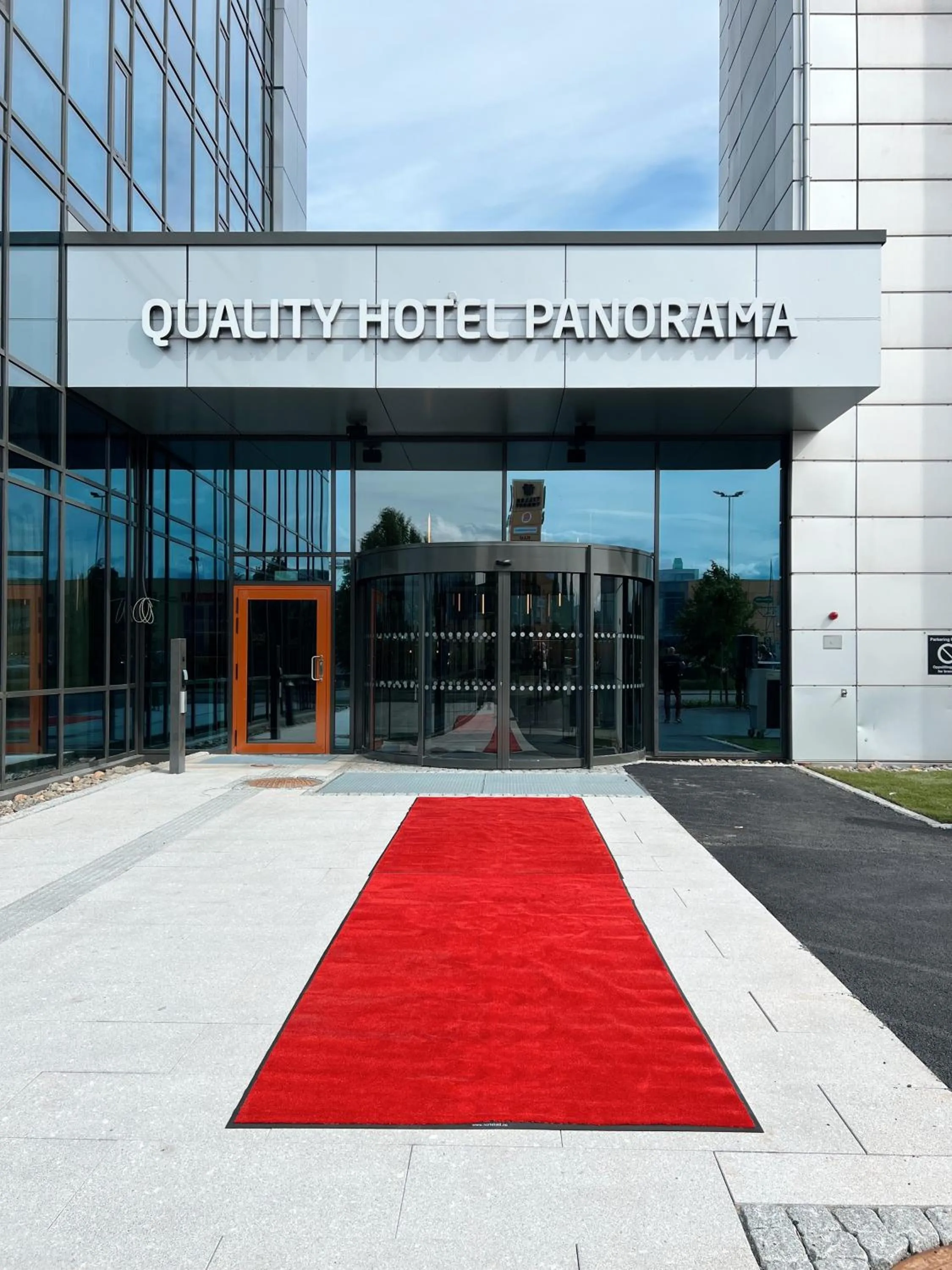 Facade/entrance in Quality Hotel Panorama