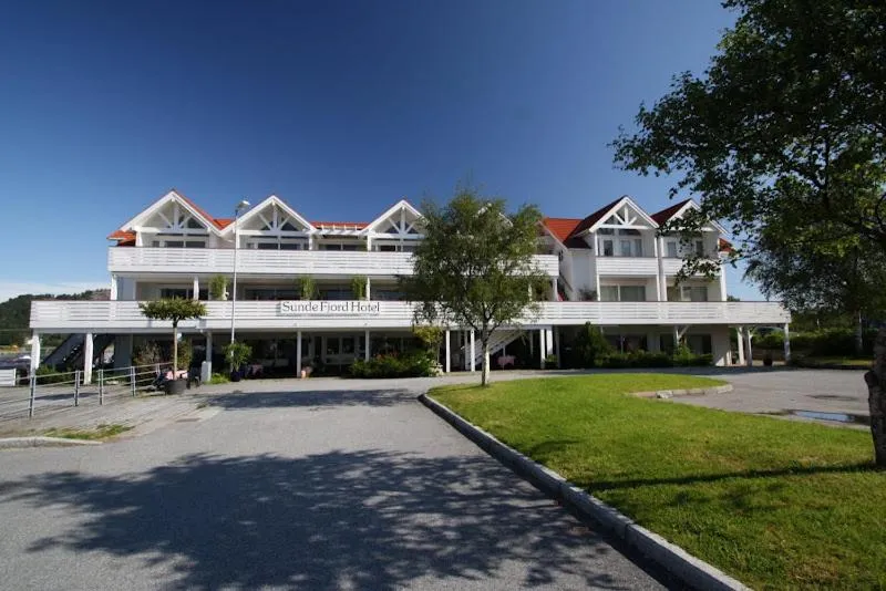 Property building in Sunde Fjord Hotel, free and easy parking