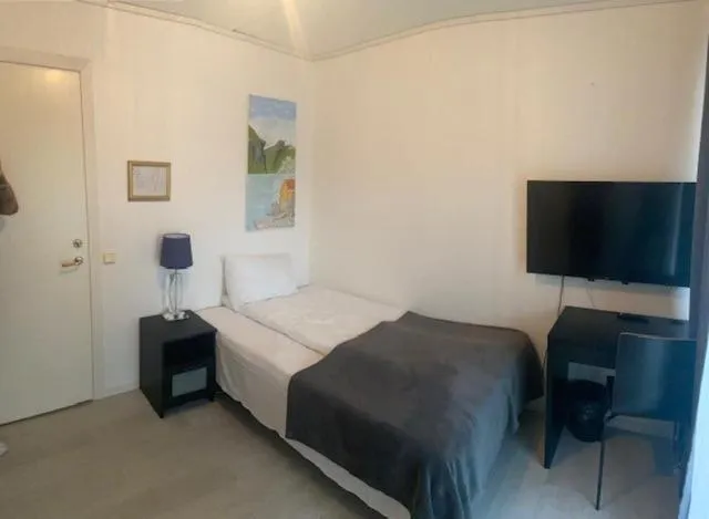 Bed in Sunde Fjord Hotel, free and easy parking