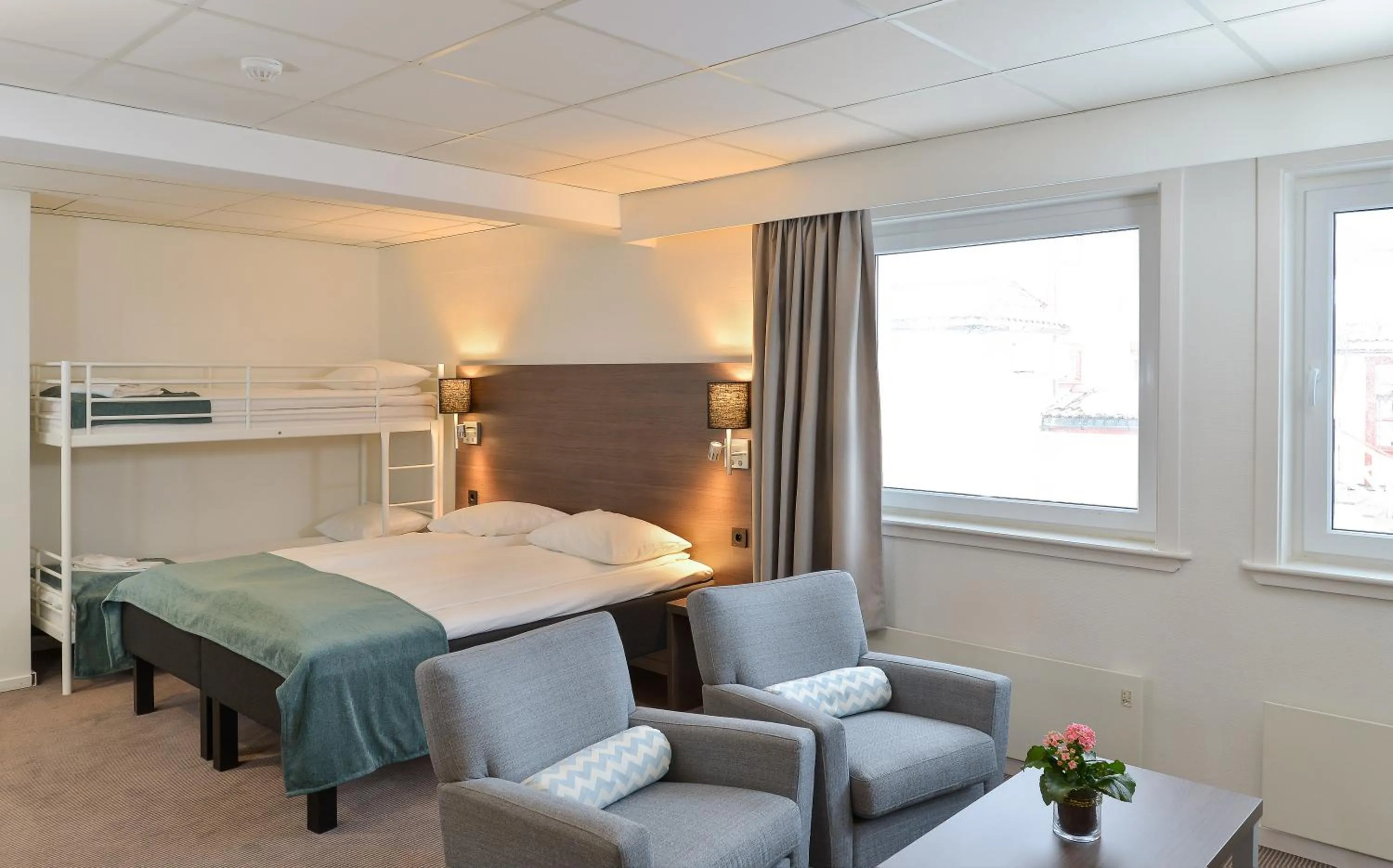 Seating area, Bed in Thon Partner Hotel Andrikken