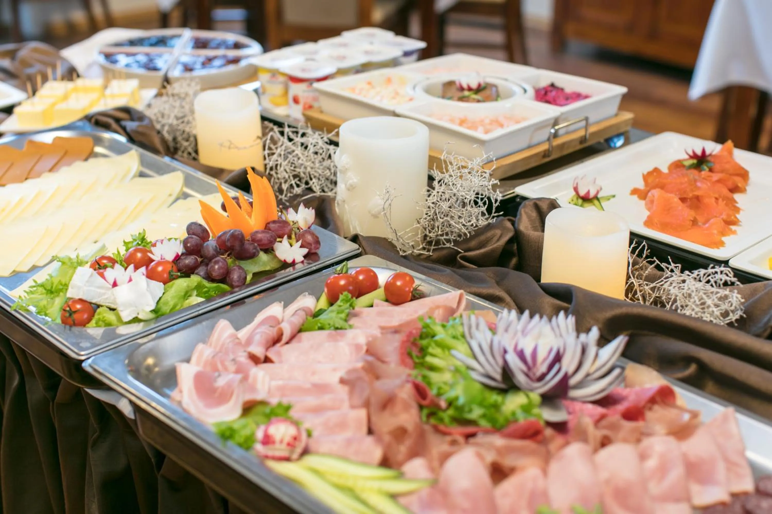 Buffet breakfast in Kinn Hotell Florø