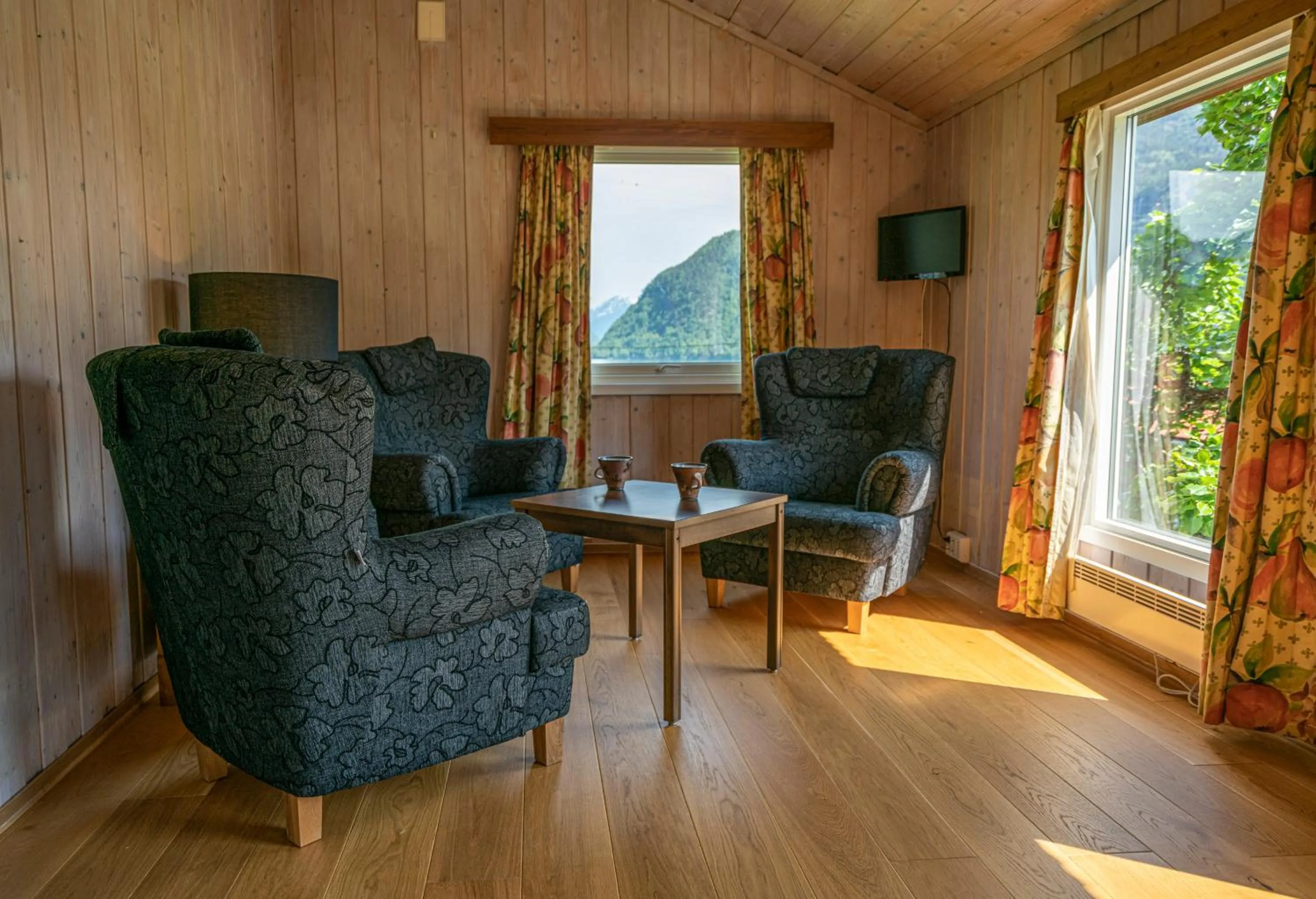 Living room in Dragsvik Fjordhotel