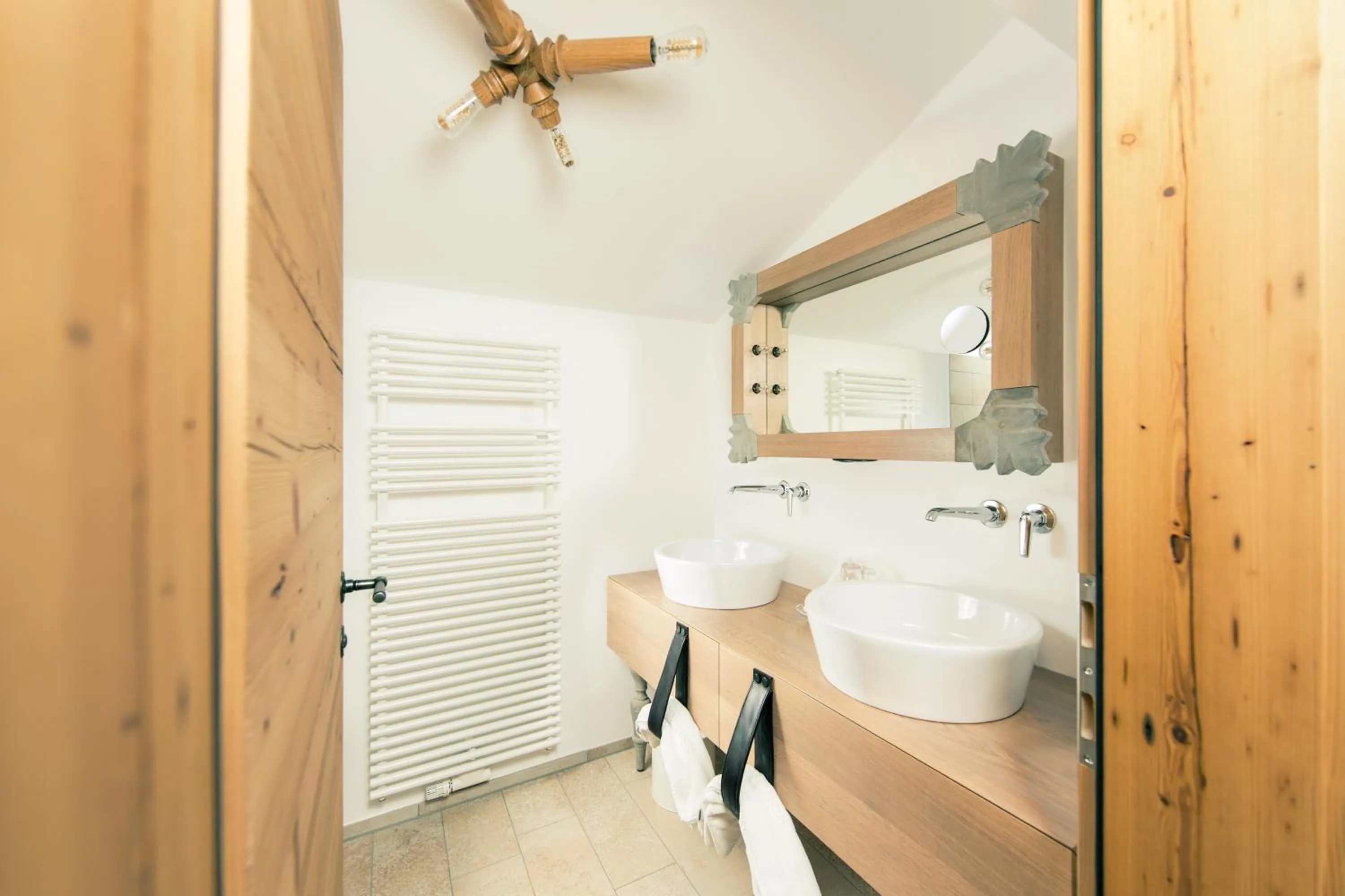 Bathroom in Hinterwies – Ski In / Lodge / Dine