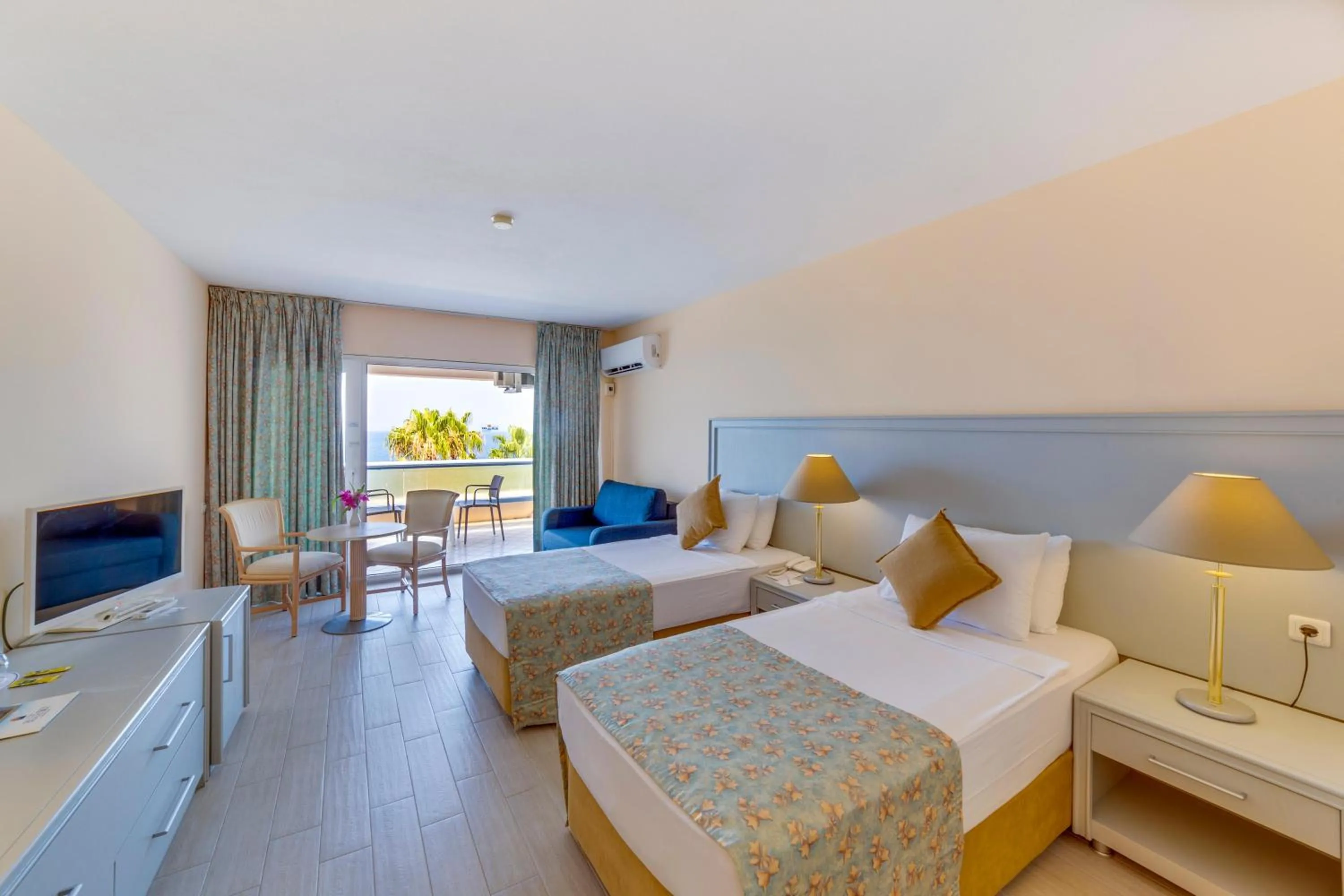 Photo of the whole room, Bed in The Grand Blue Sky International - All Inclusive