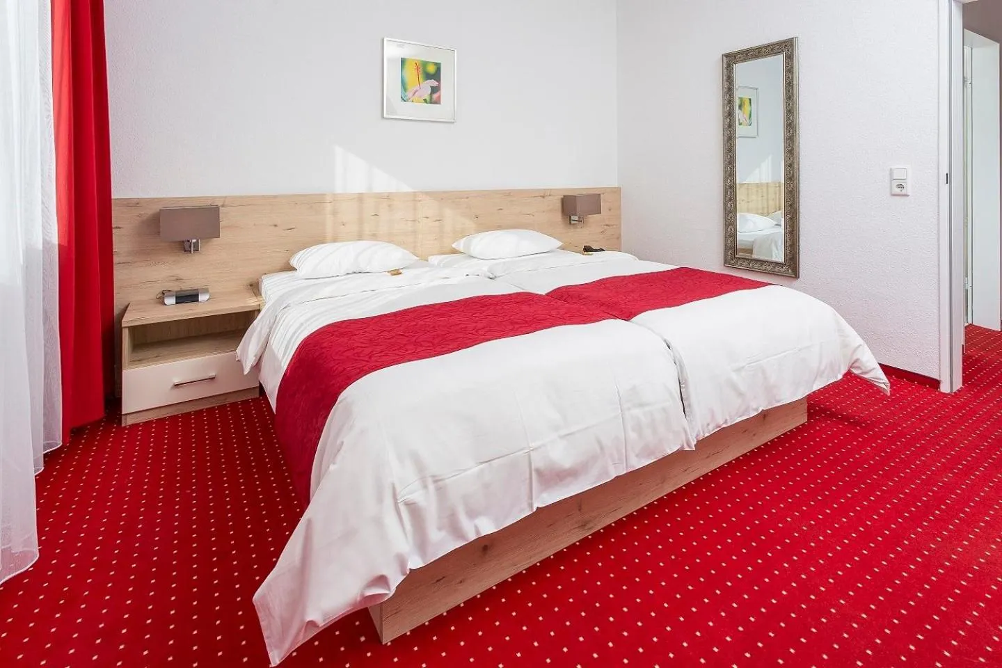 Photo of the whole room, Bed in Hanse Hotel