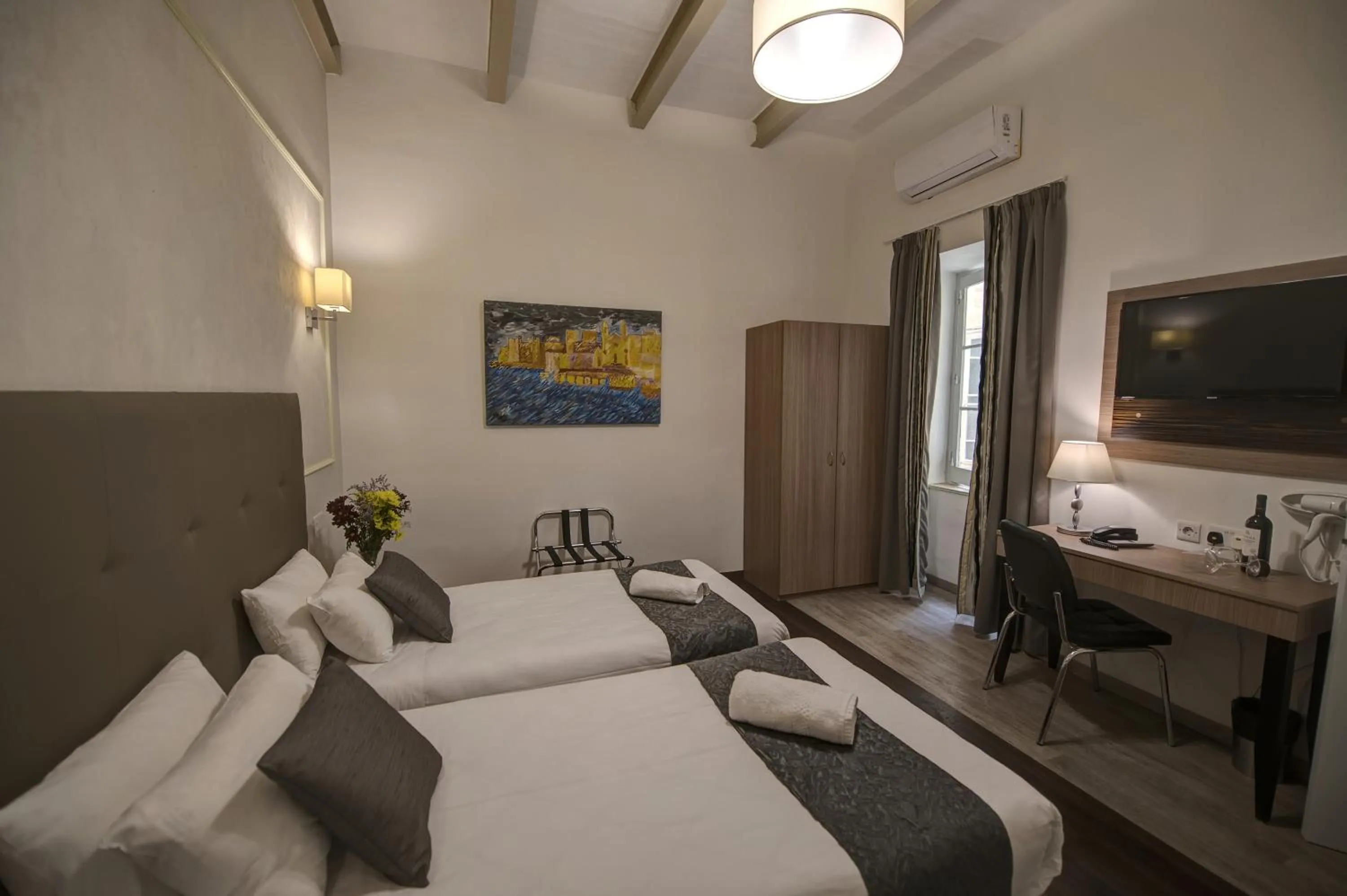 Photo of the whole room, Bed in Europa Hotel