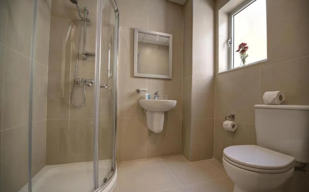 Bathroom in Europa Hotel