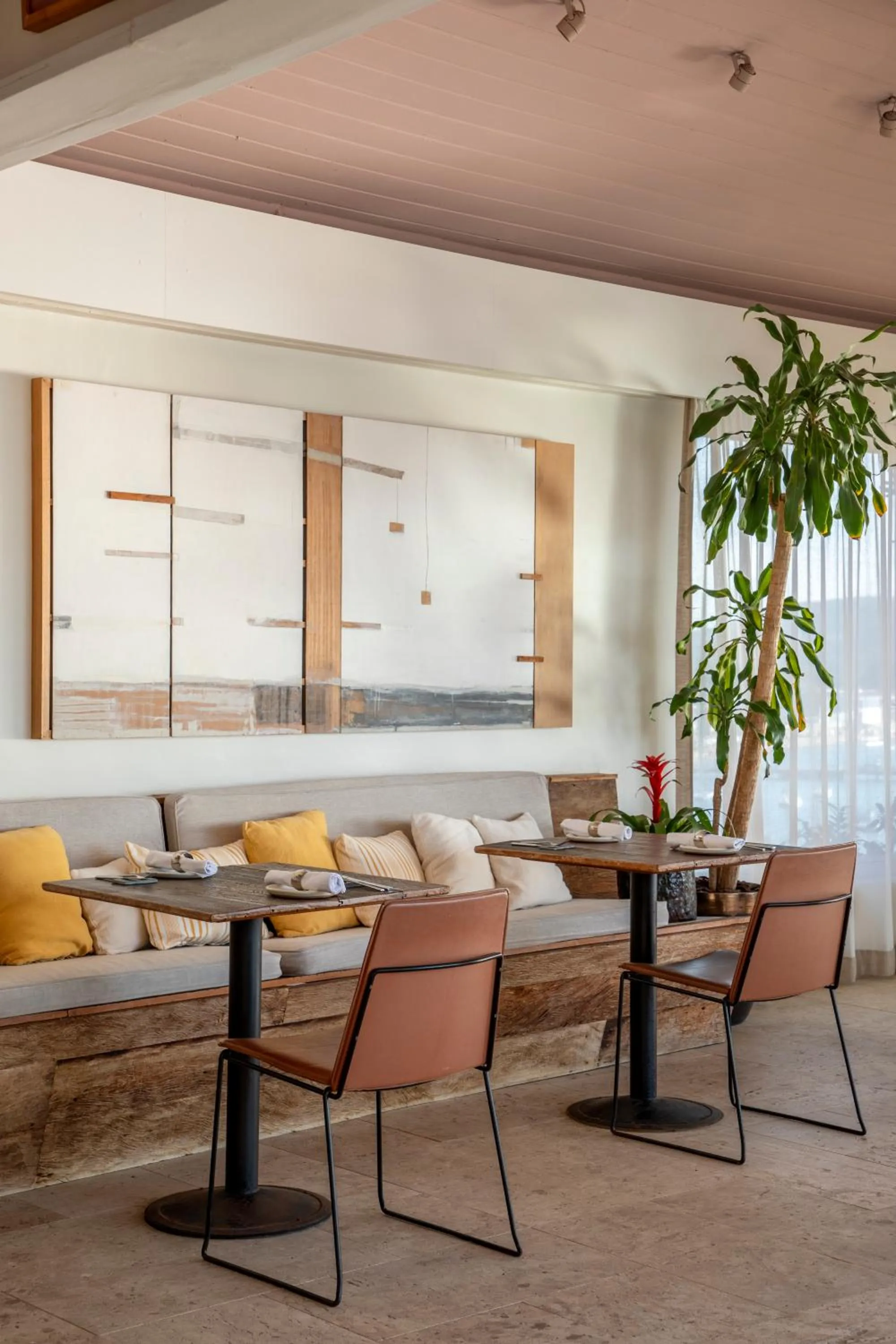 Restaurant/places to eat in Casas Brancas Boutique Hotel & Spa