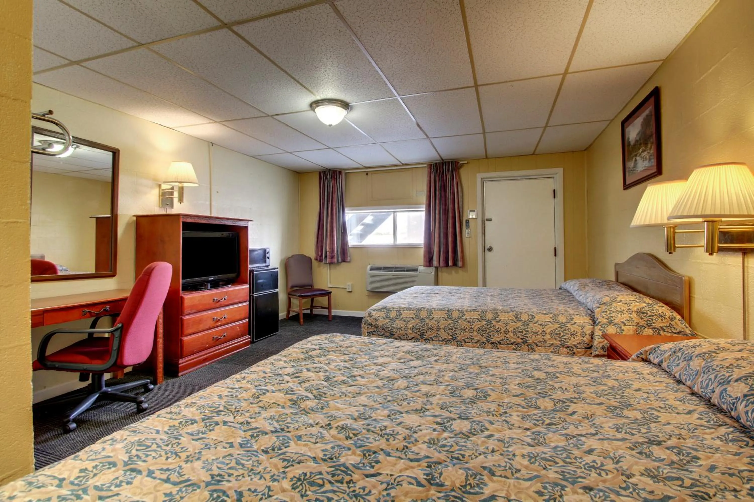Photo of the whole room, Bed in Star Motel